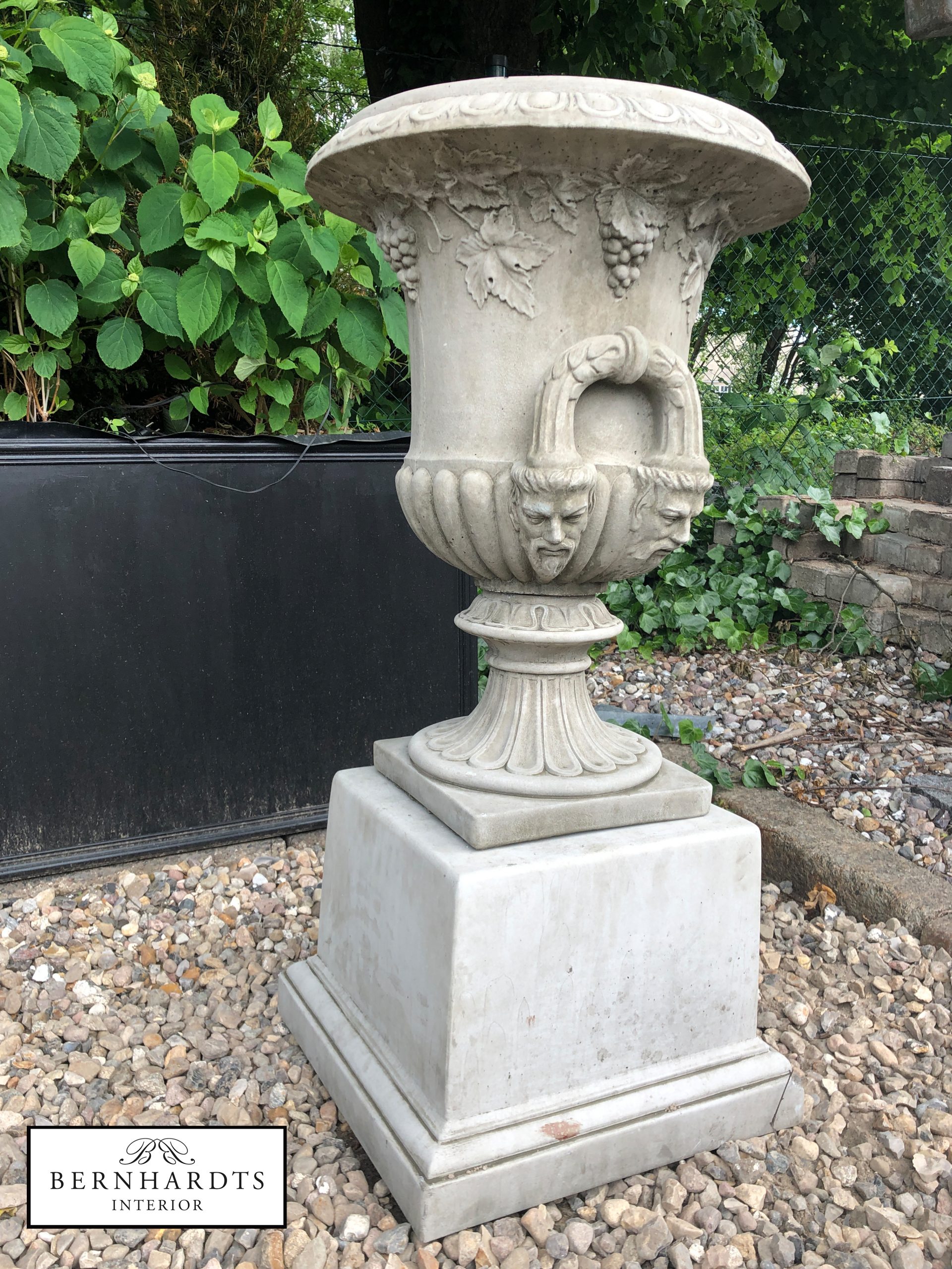 Gartenurnen _ Bernhardts Antik
