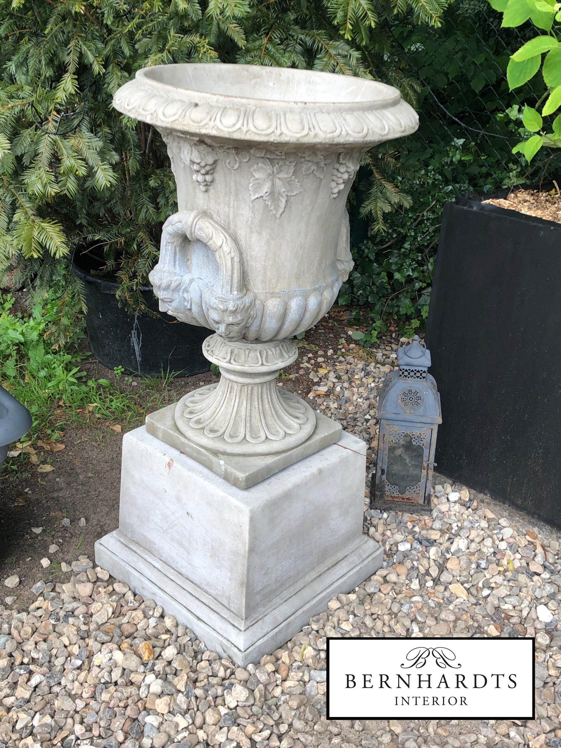 Gartenurnen _ Bernhardts Antik