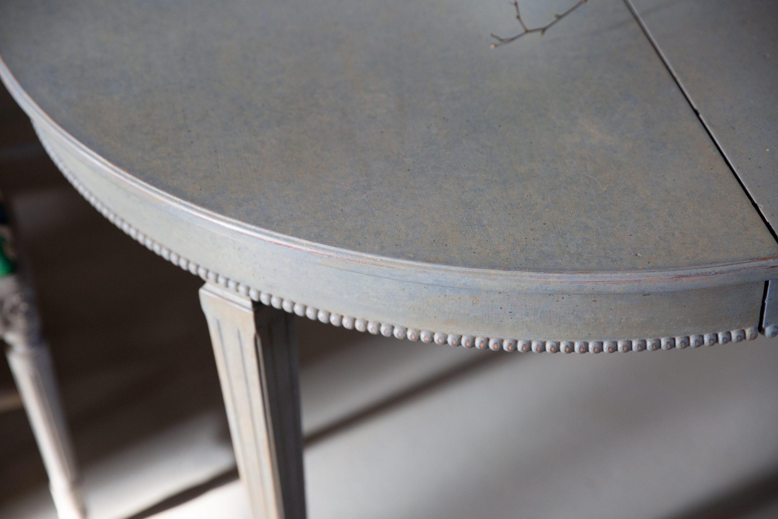 Gustavianischer Tisch_ Bernhardts Interior Sylt