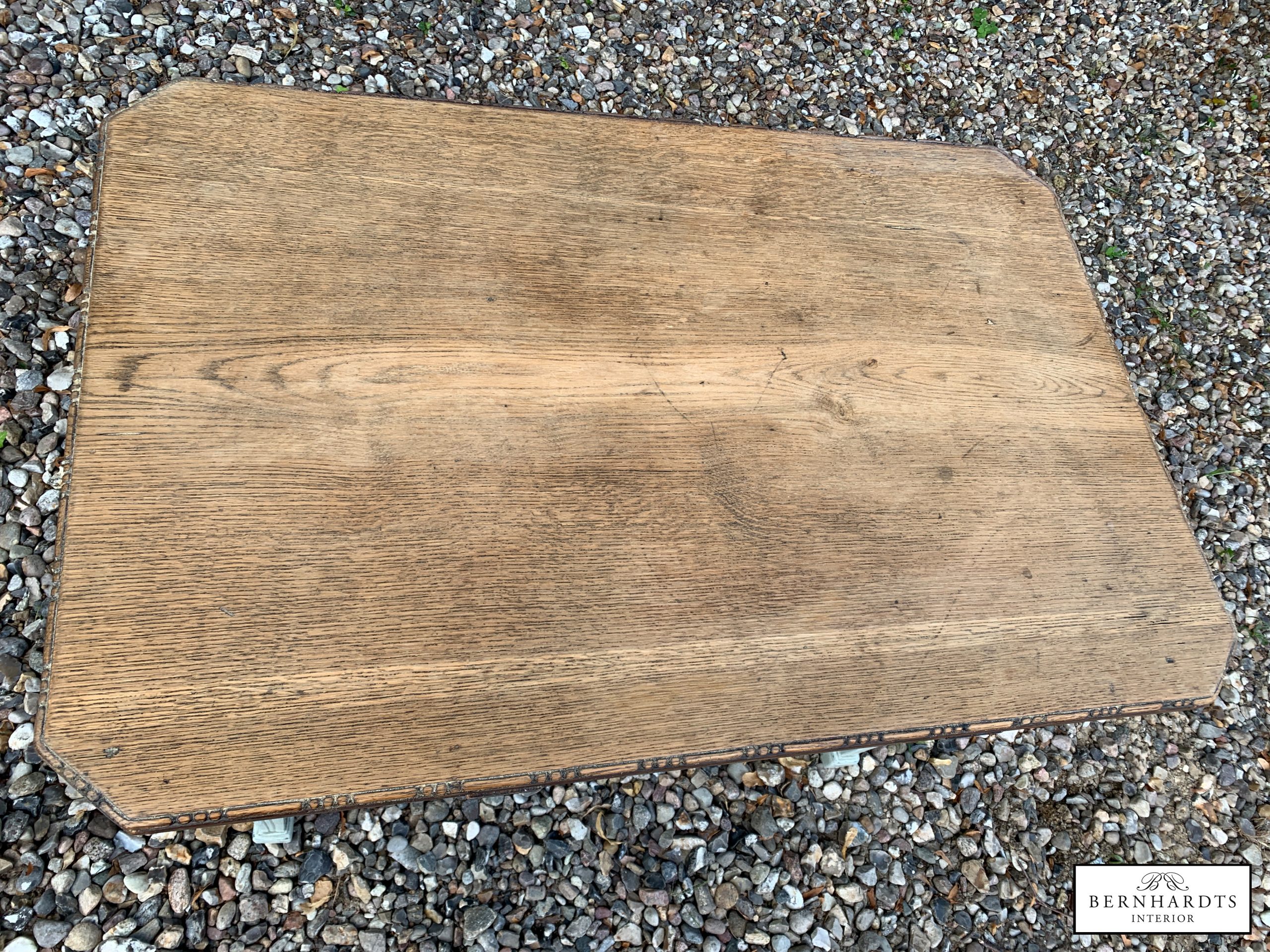 Louis Seize Tisch_ Bernhardts Interior