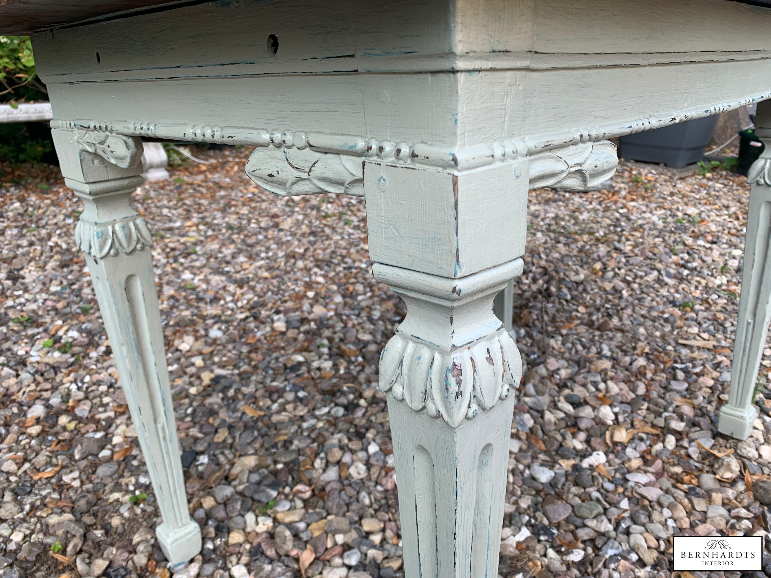 Louis Seize Tisch_ Bernhardts Interior