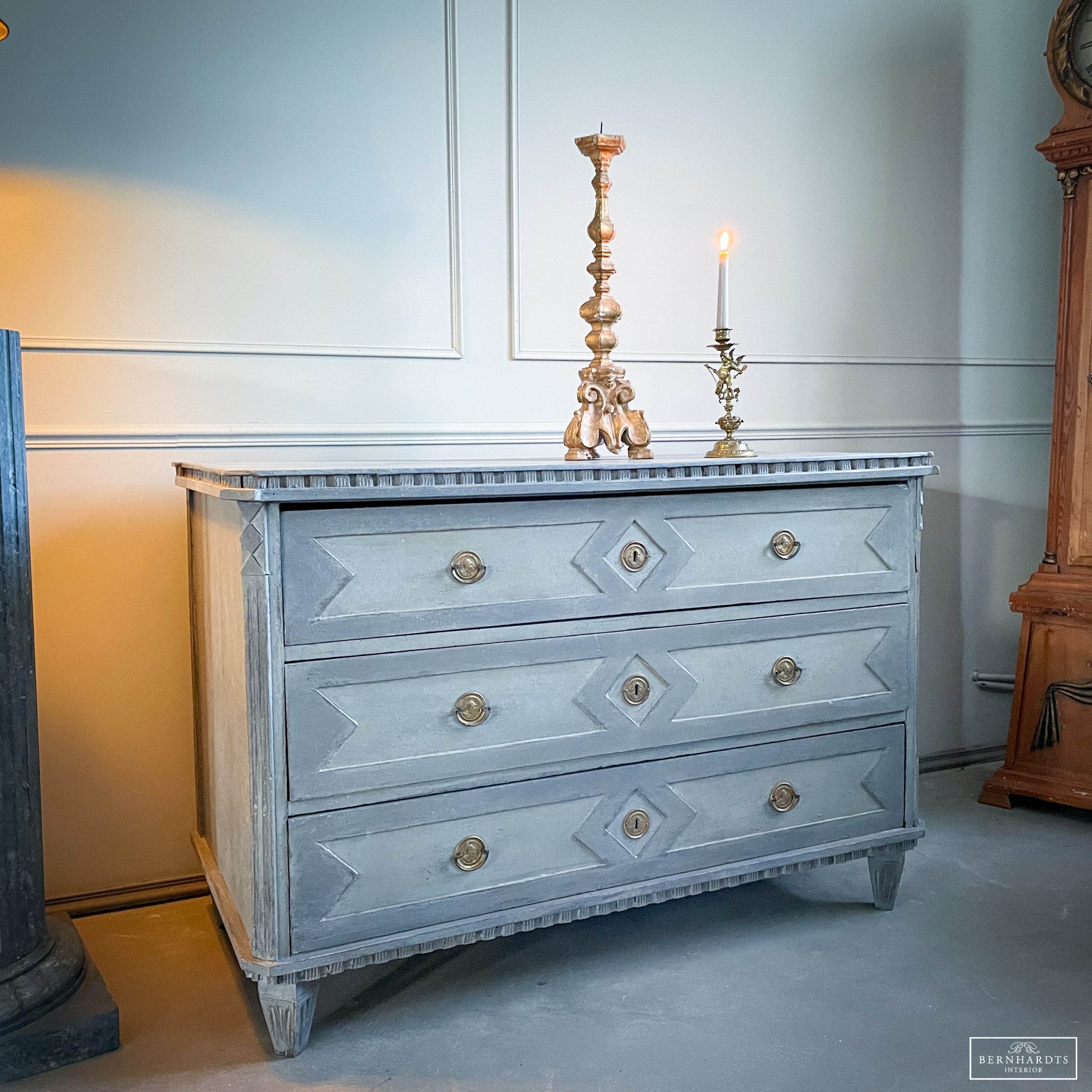 bernhardts Interior Gustavianische Kommode