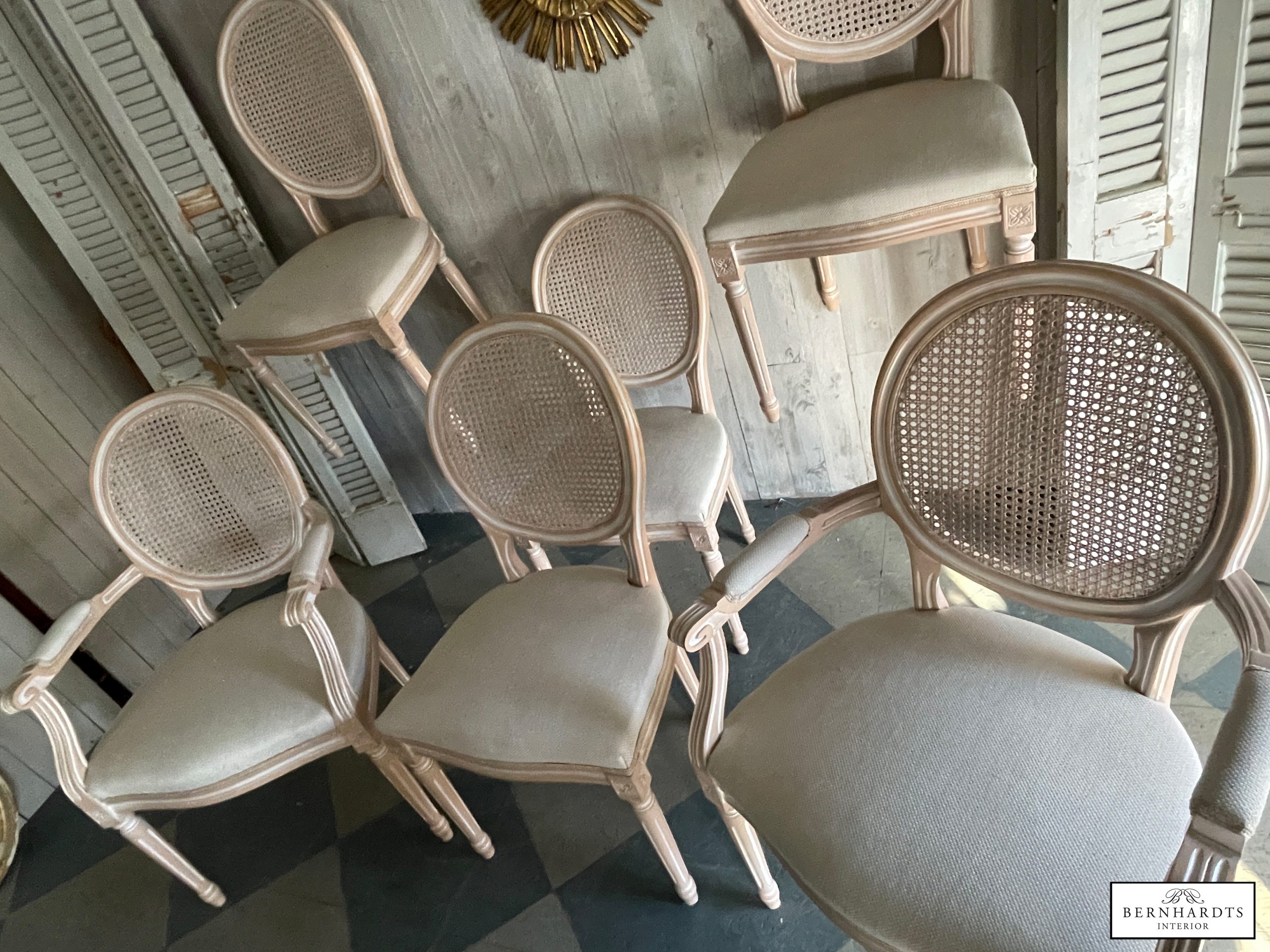 Flechtstühle Gustavian_ Bernhardts Interior