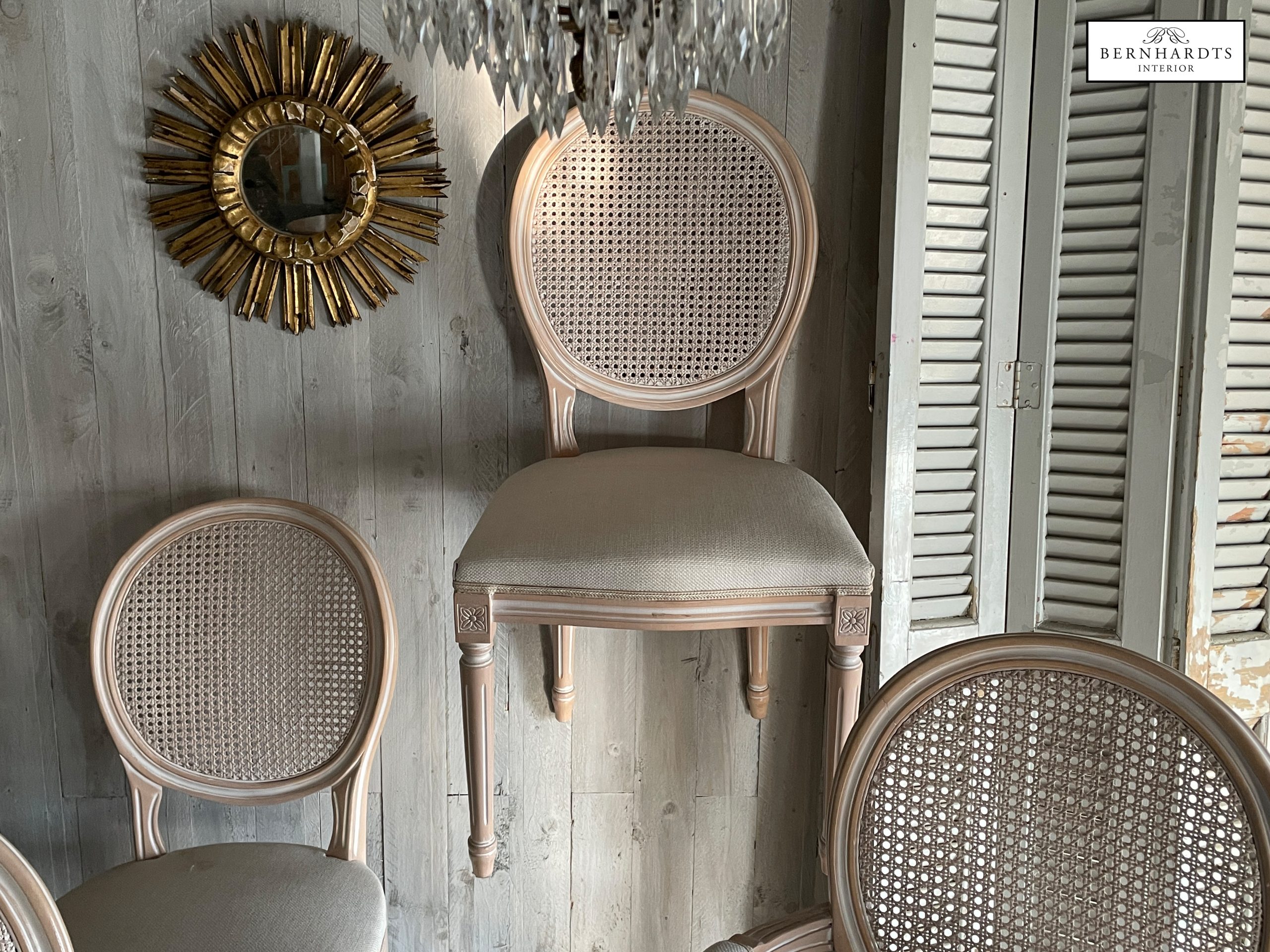 Flechtstühle Gustavian_ Bernhardts Interior