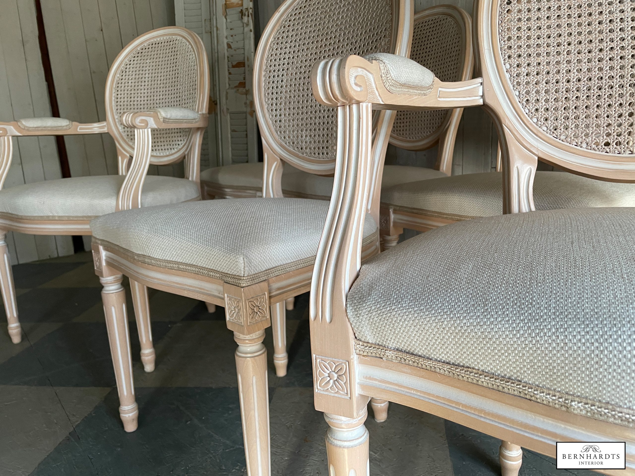 Flechtstühle Gustavian_ Bernhardts Interior