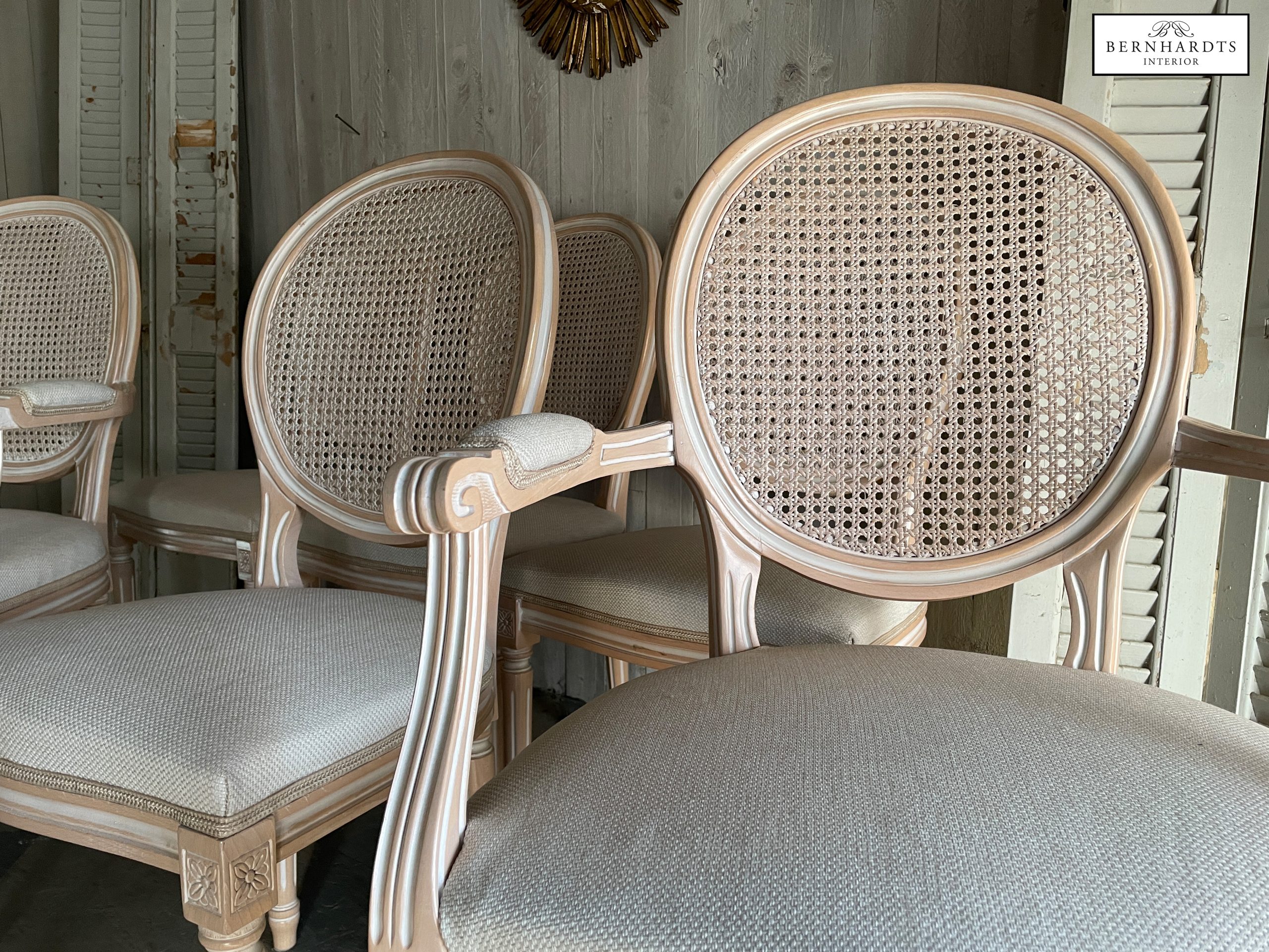 Flechtstühle Gustavian_ Bernhardts Interior