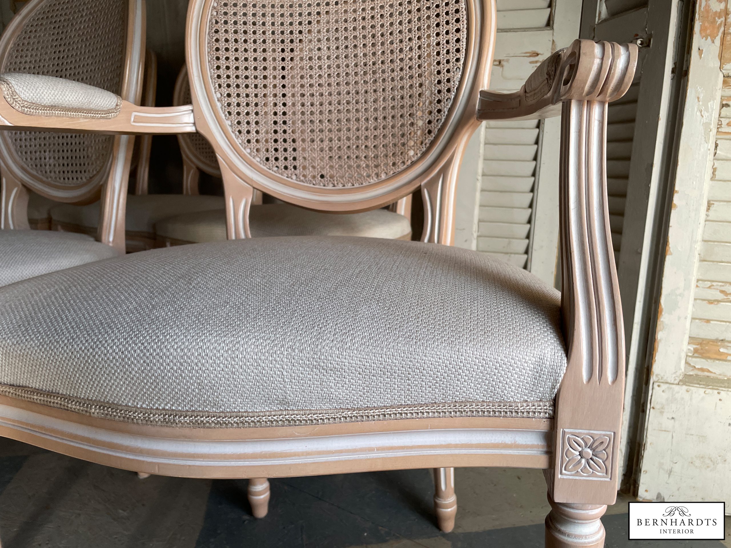 Flechtstühle Gustavian_ Bernhardts Interior