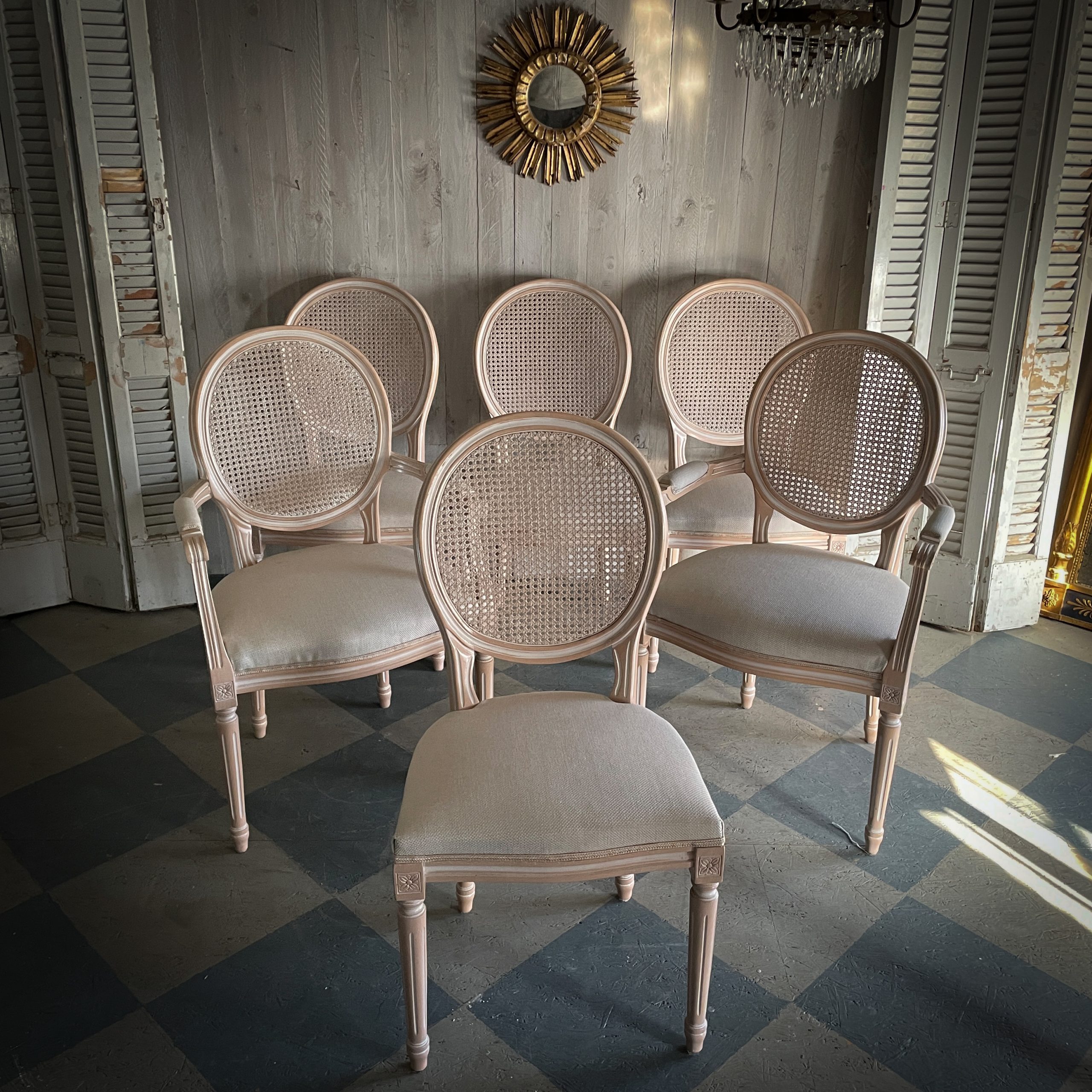 Flechtstühle Gustavian_ Bernhardts Interior