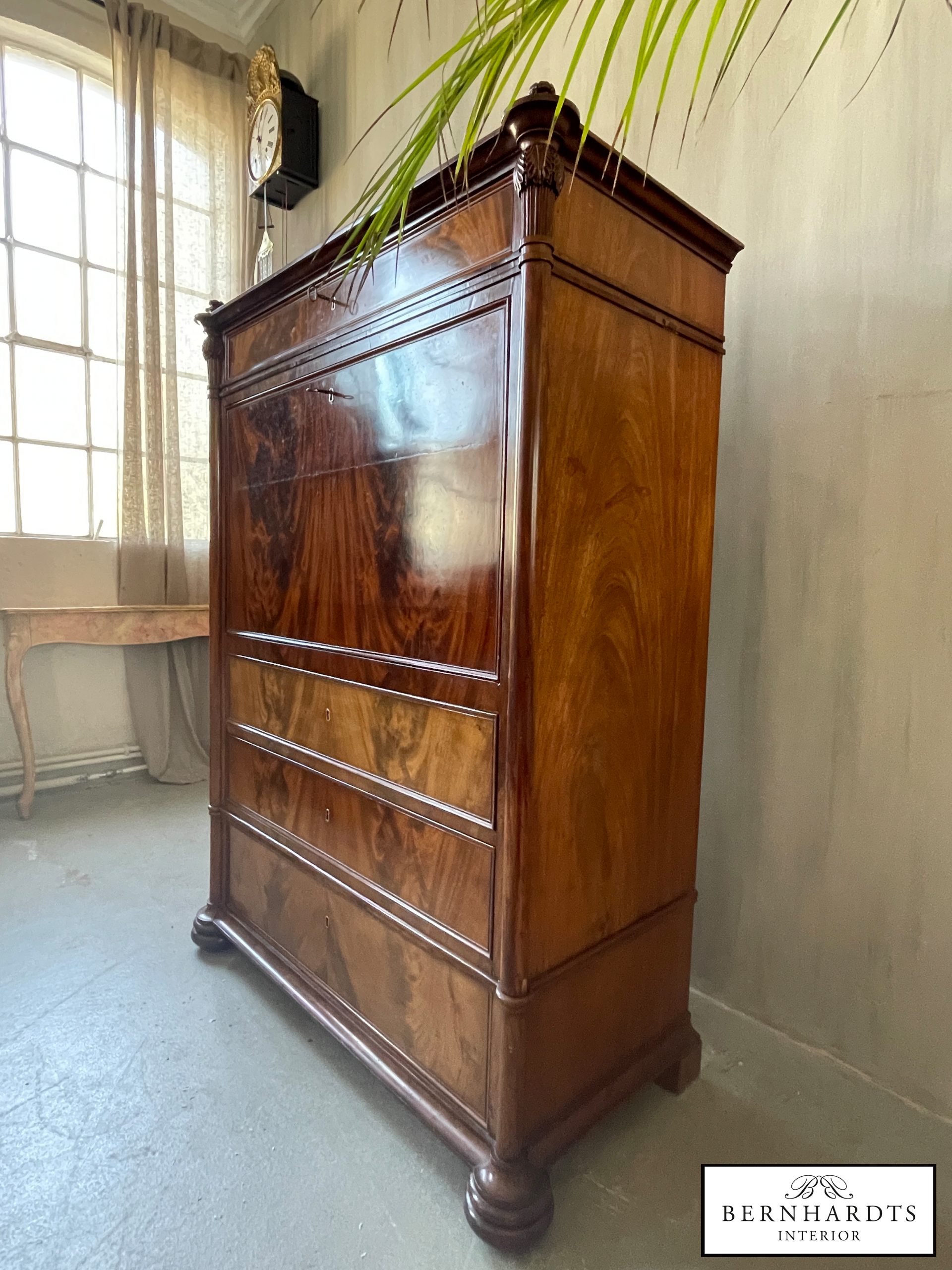 Biedermeier Sekretär Bernhardts Interior