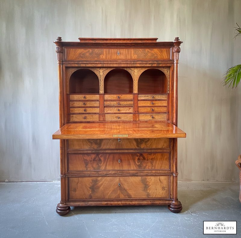 Biedermeier Aufsatzseketär Bernhardts Interior