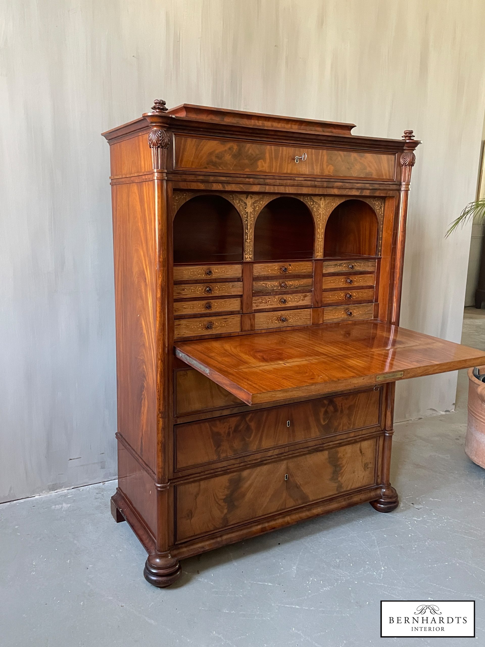 Biedermeier Sekretär Bernhardts Interior