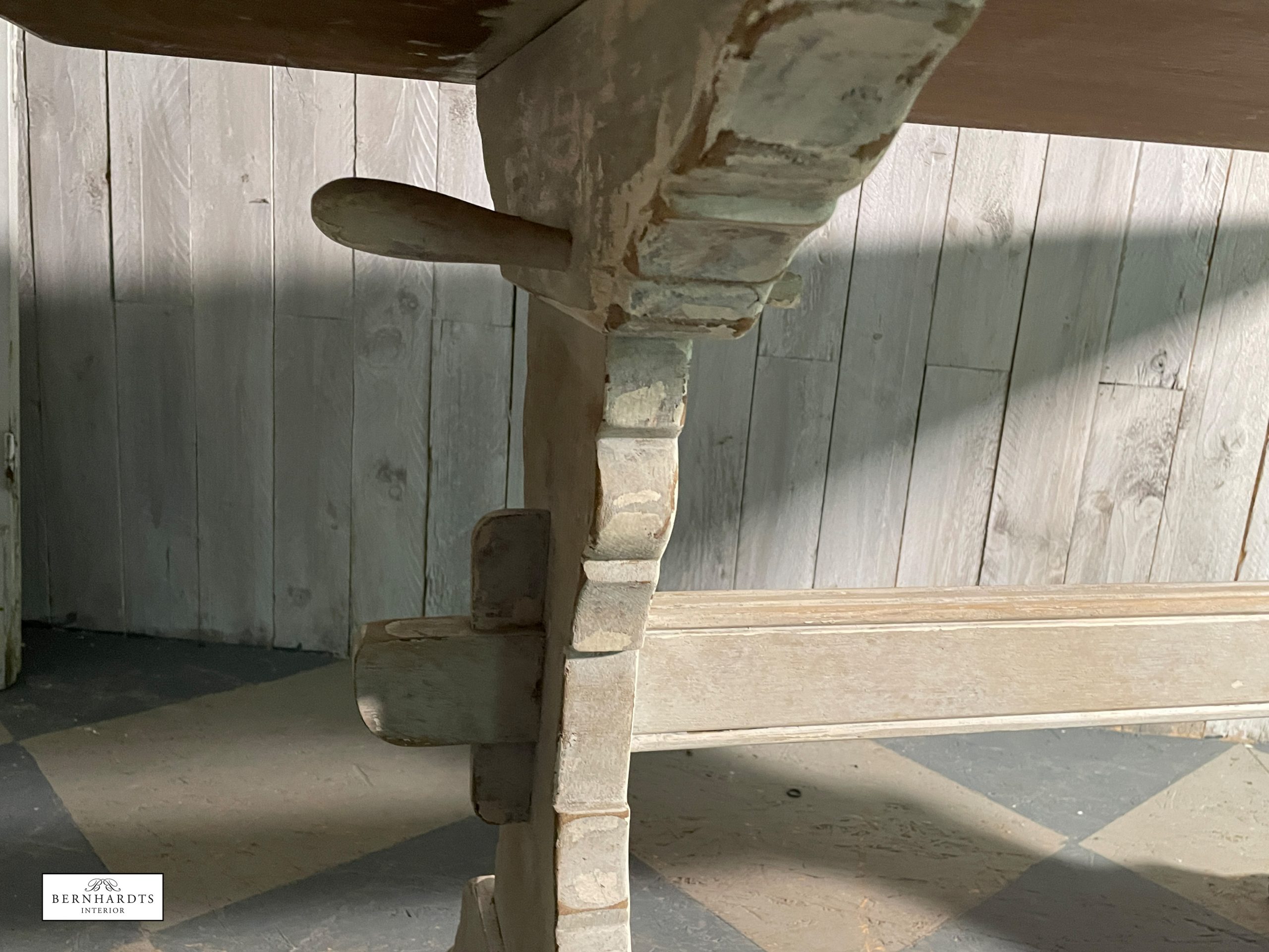 Kleiner Klostertisch_ Bernhardts Interior