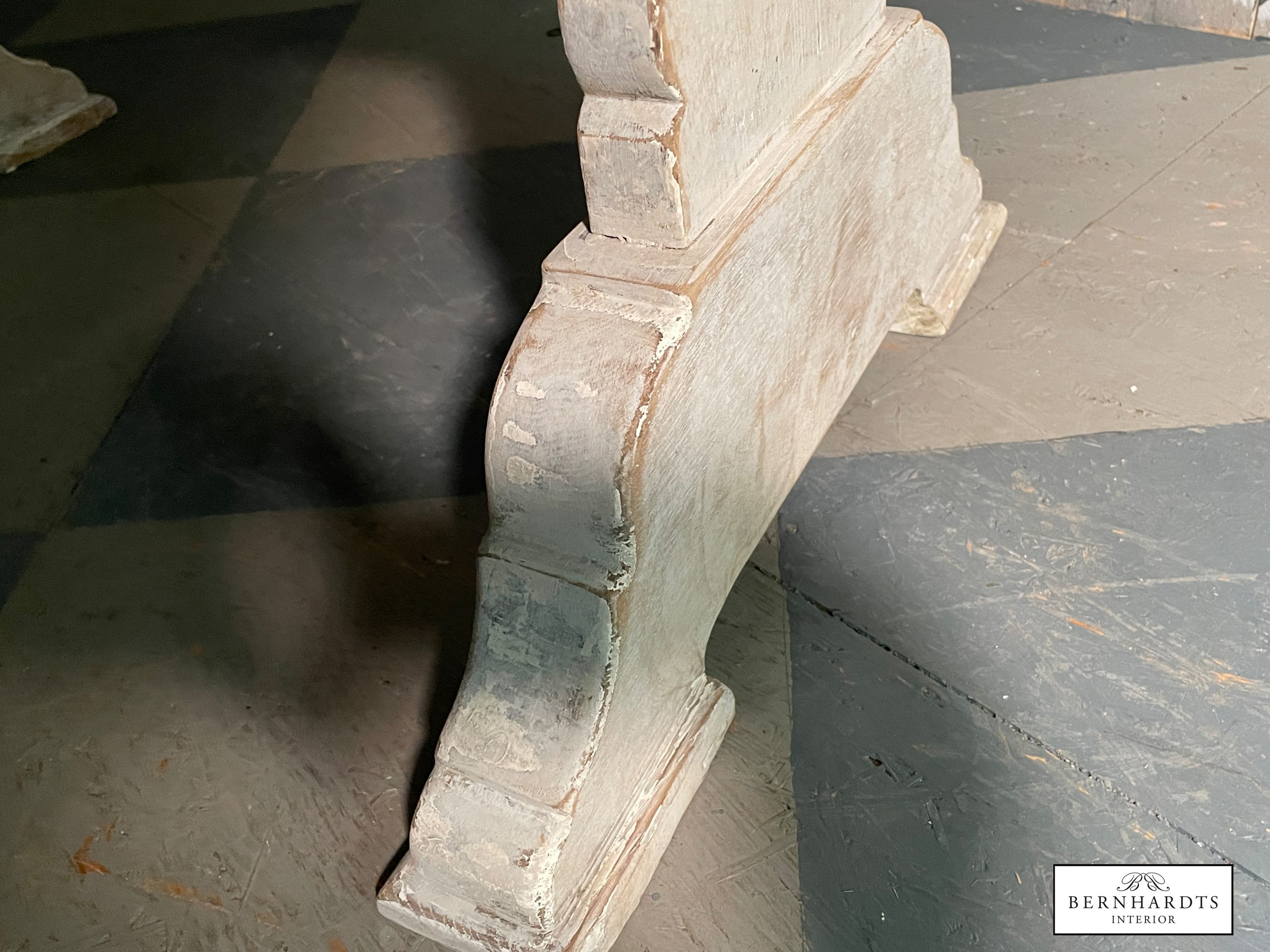 Kleiner Klostertisch_ Bernhardts Interior