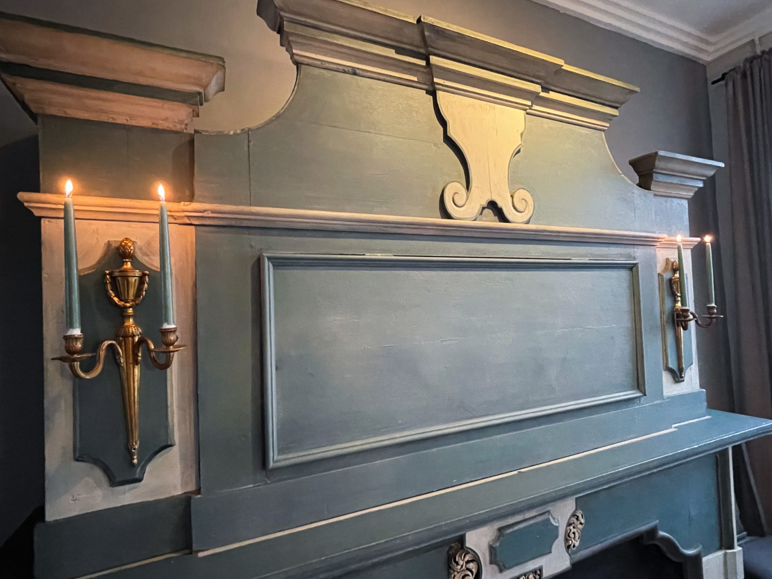 Gustavianischer Kaminnachbau_ Bernhardts Interior