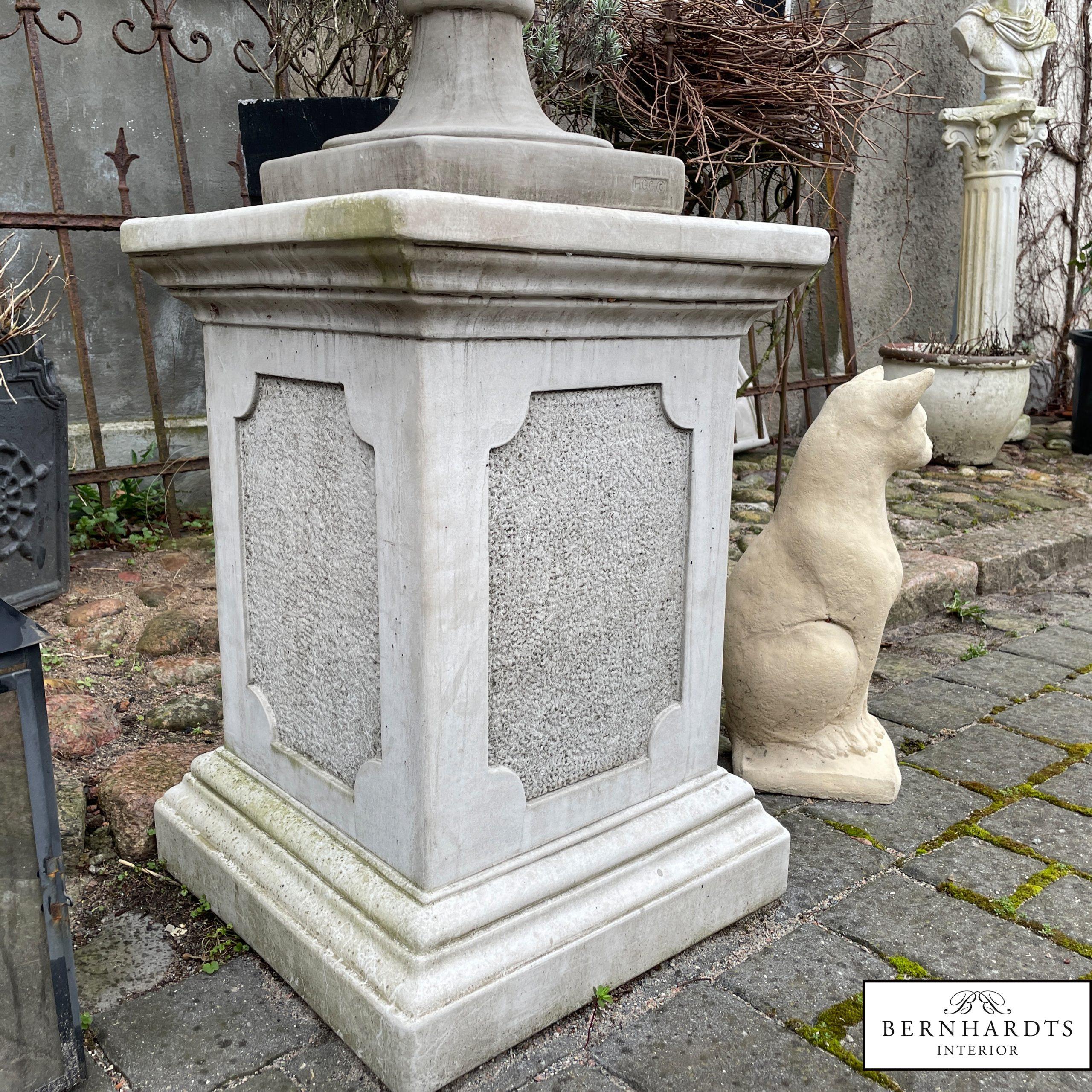 Antikstein Sockel Bernhardts Interior