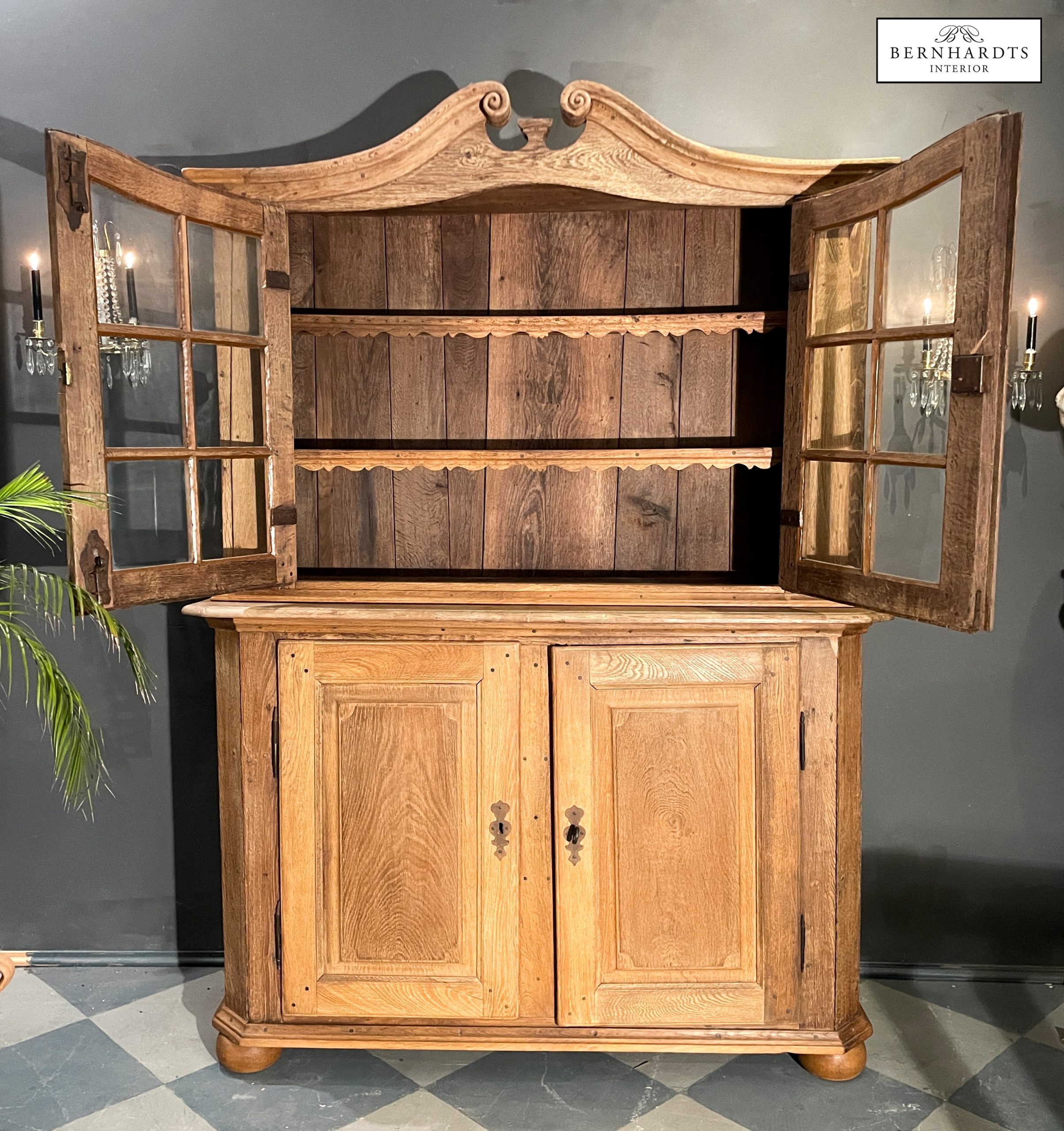 Barocker Bücherschrank_ Bernhardts Interior