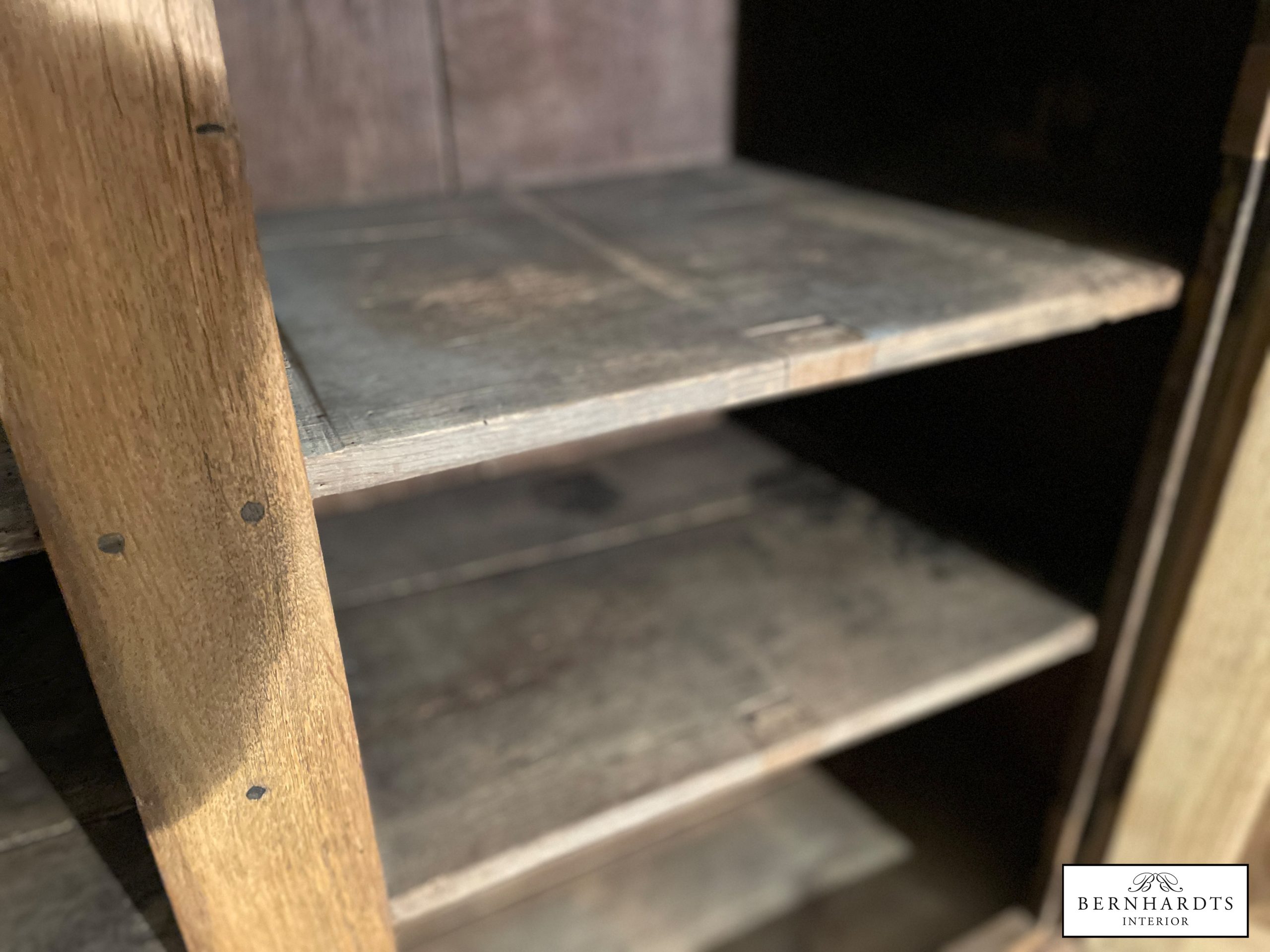 Barocker Bücherschrank_ Bernhardts Interior