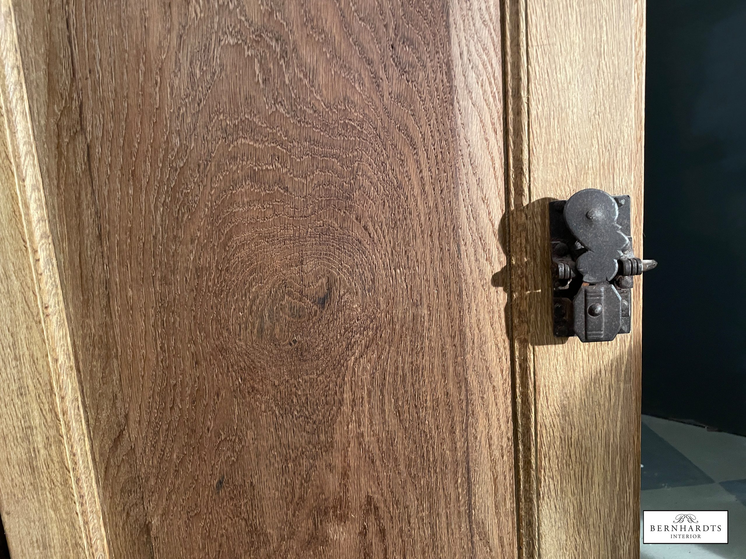 Barocker Bücherschrank_ Bernhardts Interior