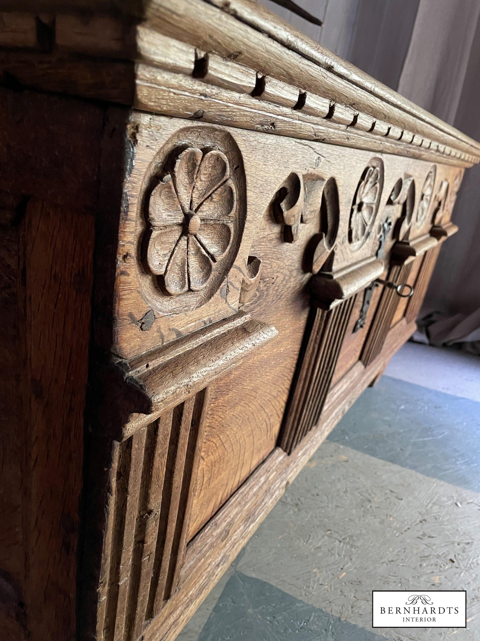 Empire Truhe_ Bernhardts Interior