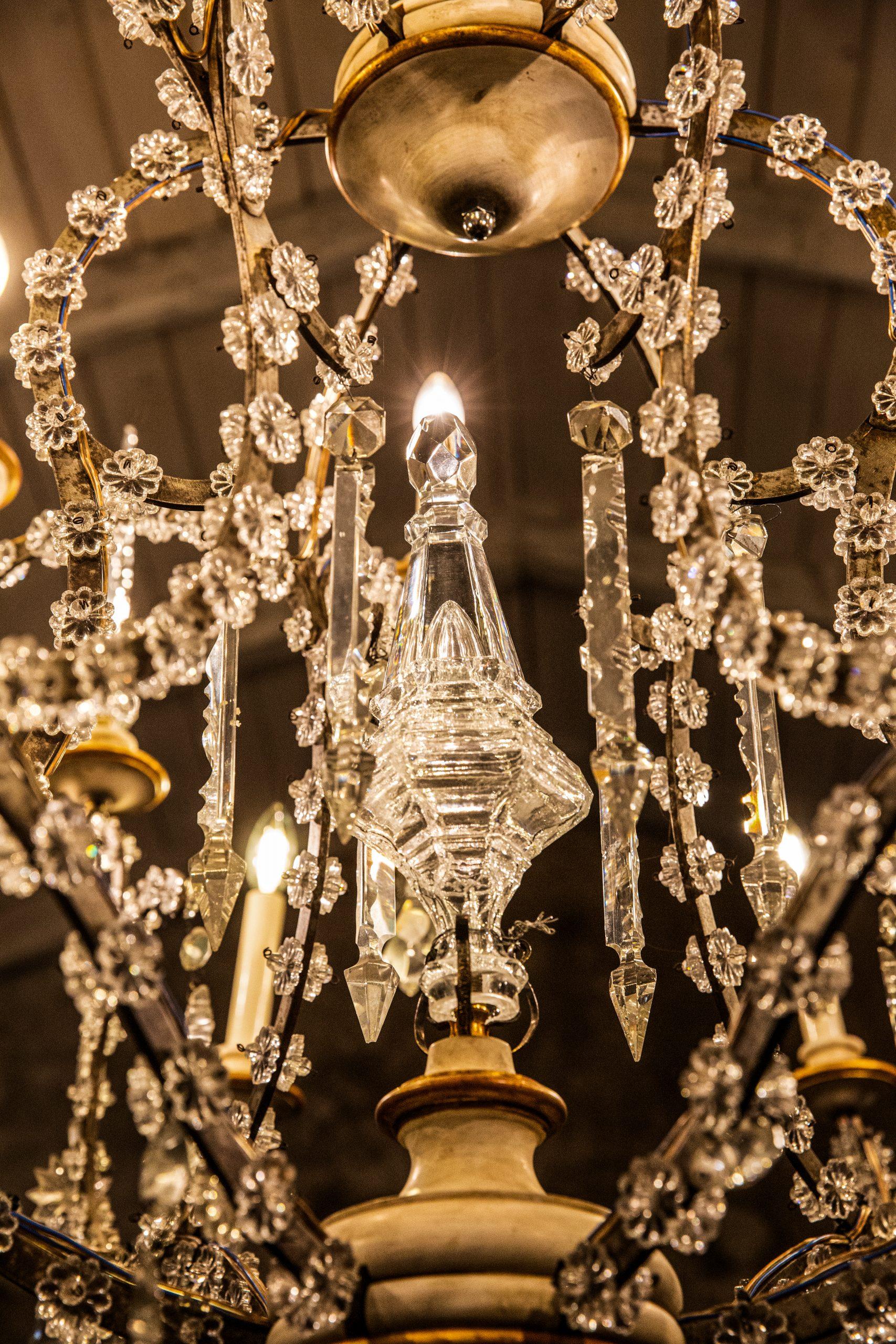 Grosser Kristalllüster_Bernhardts Interior