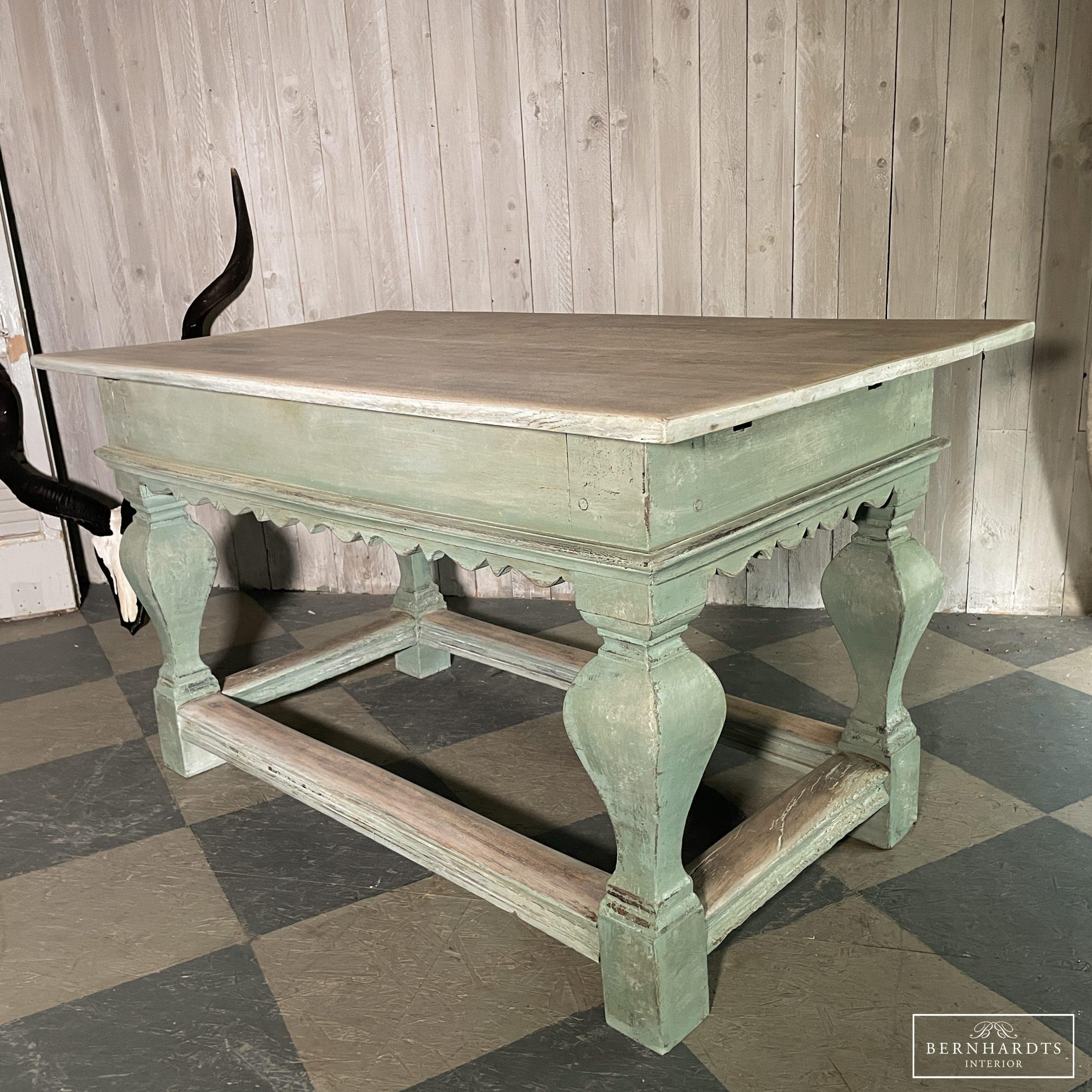 Antiker Barocktisch_ Bernhardts Interior