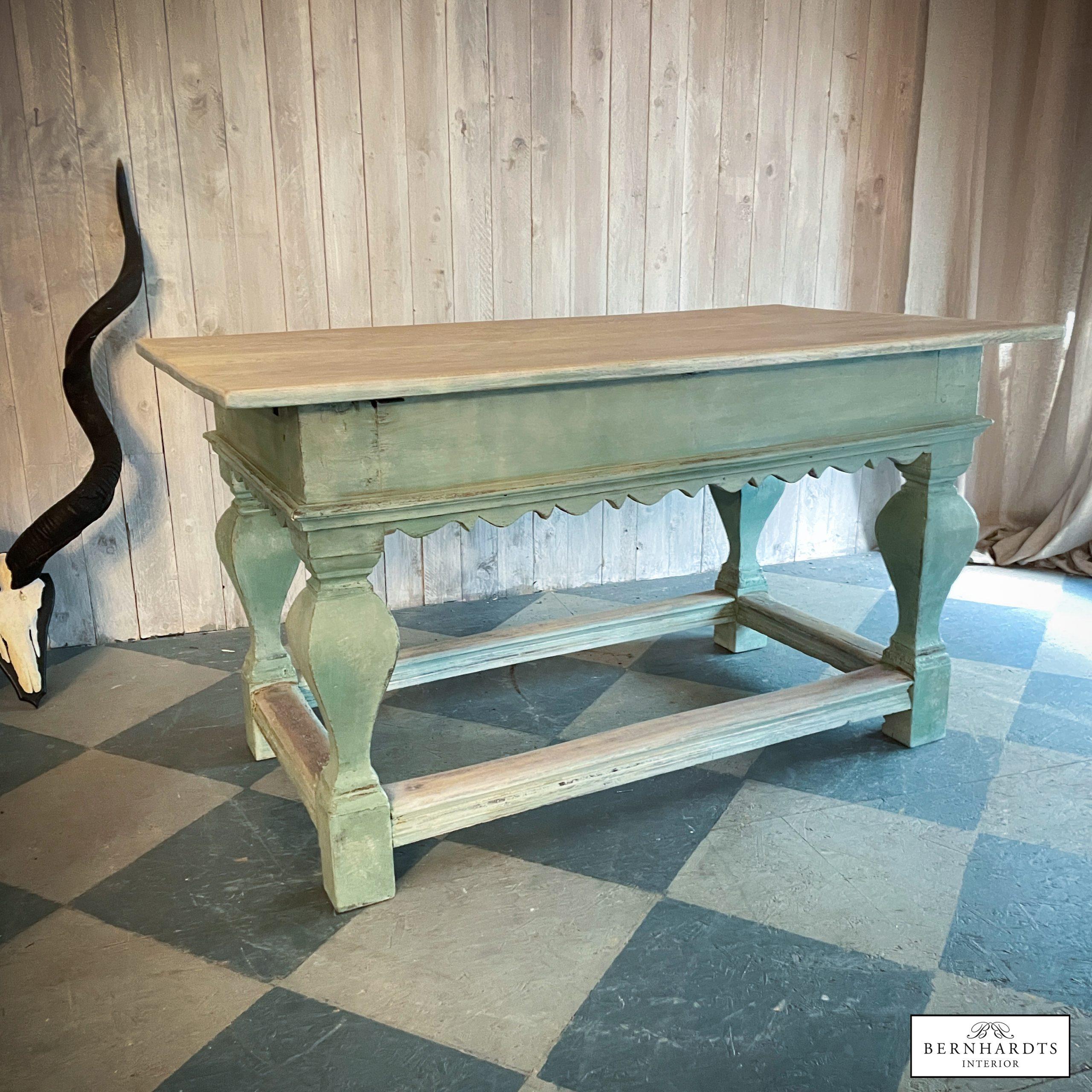 Antiker Barocktisch_ Bernhardts Interior