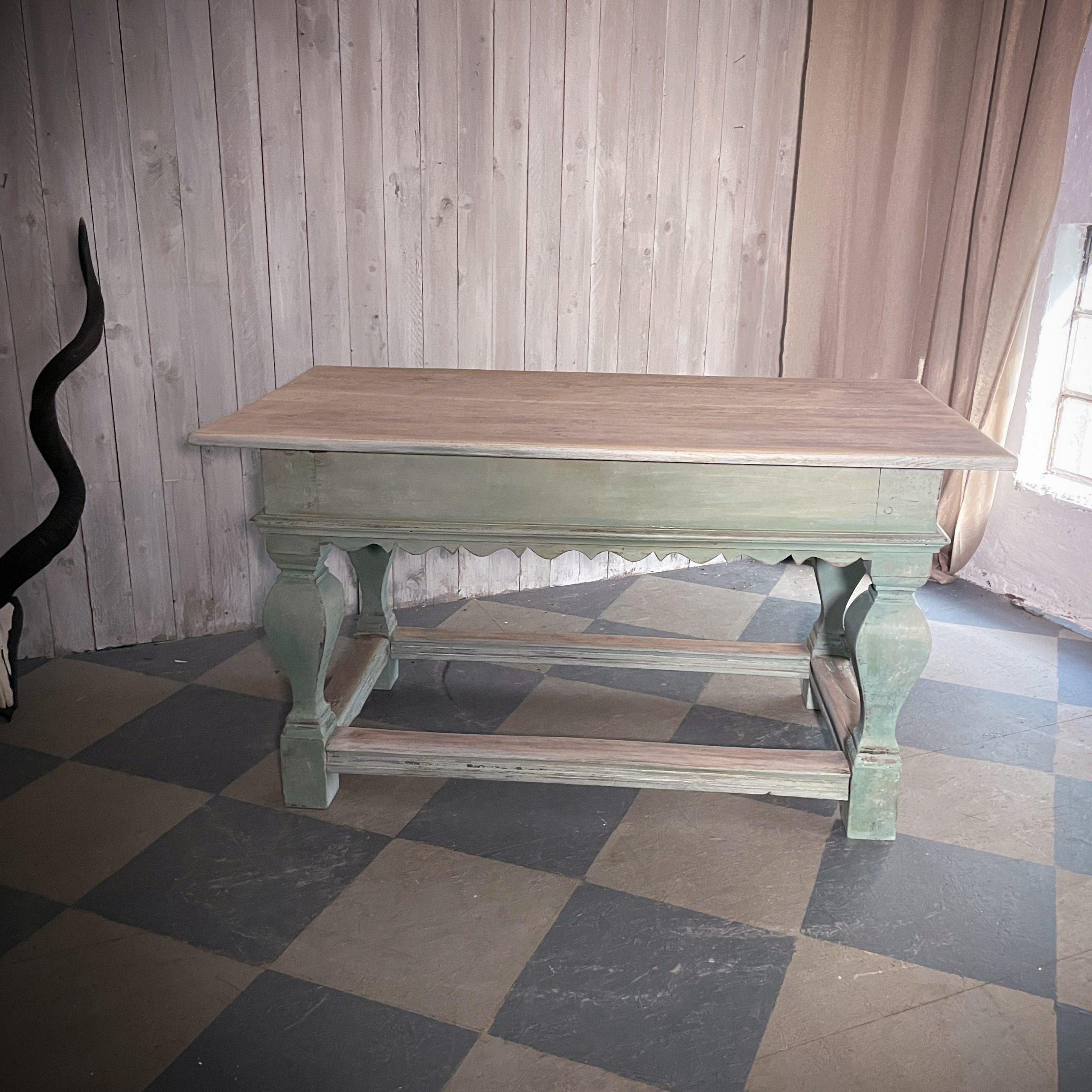 Antiker Barocktisch_ Bernhardts Interior