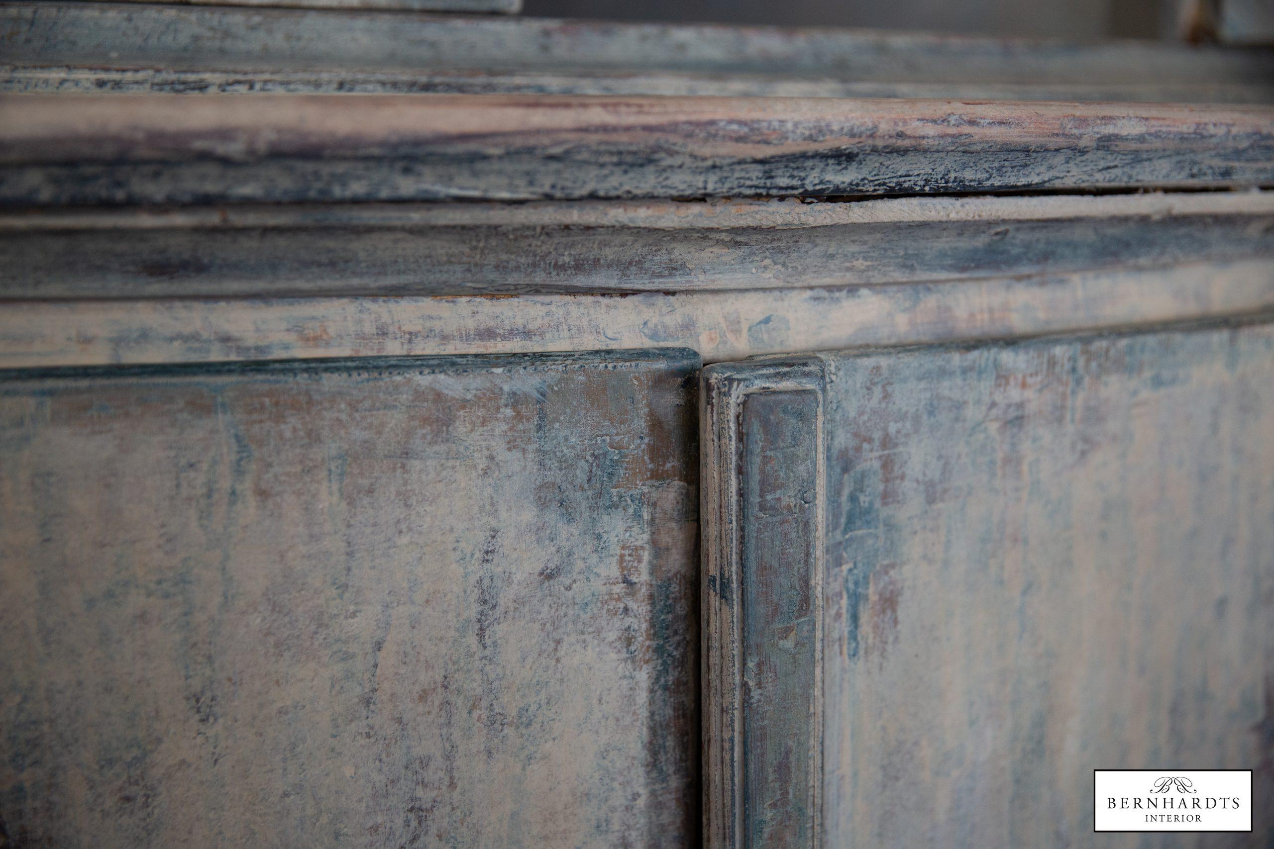 Gustavianischer Eckschrank_ Bernhardts Interior