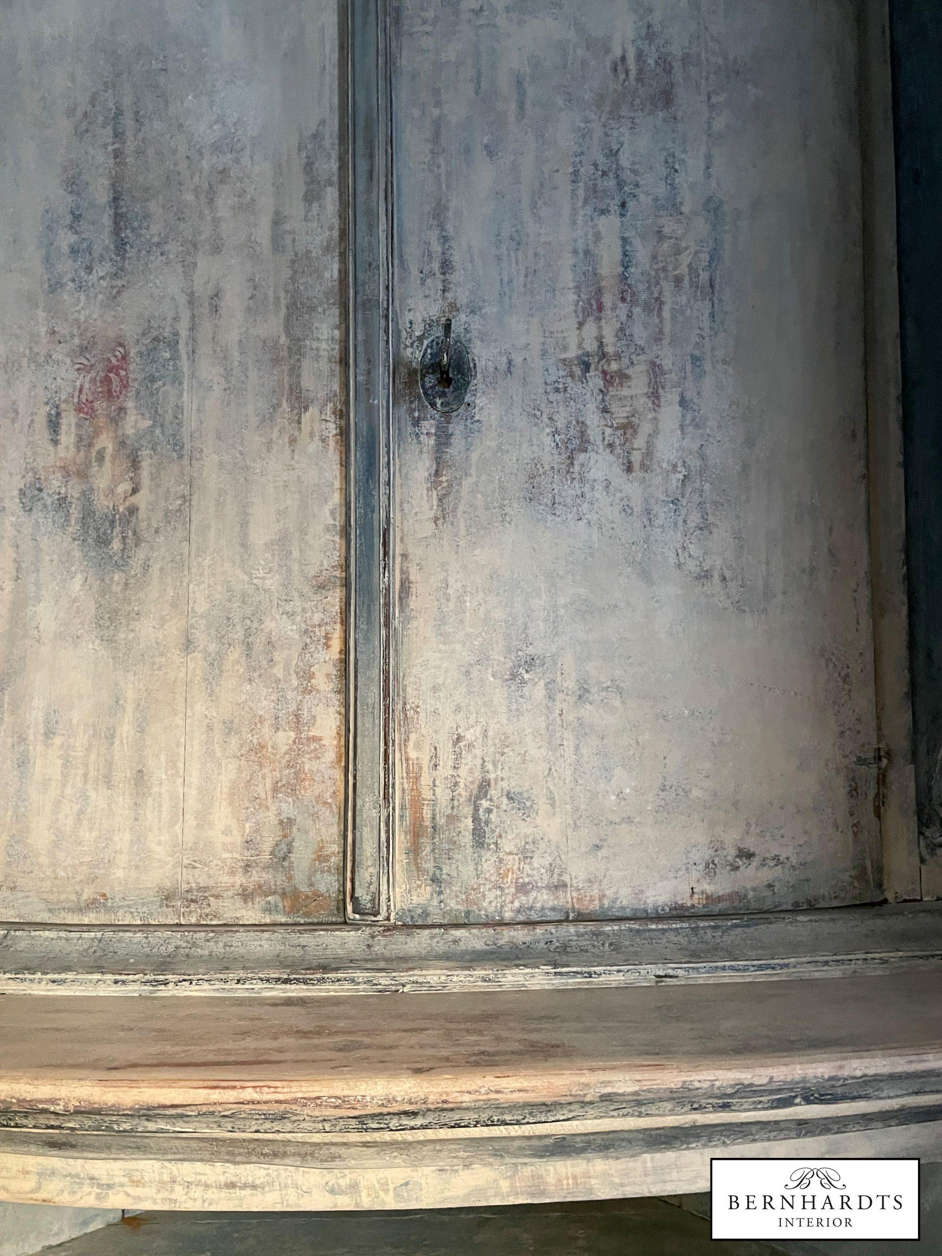 Tonneneckschrank_ Bernhardts Interior