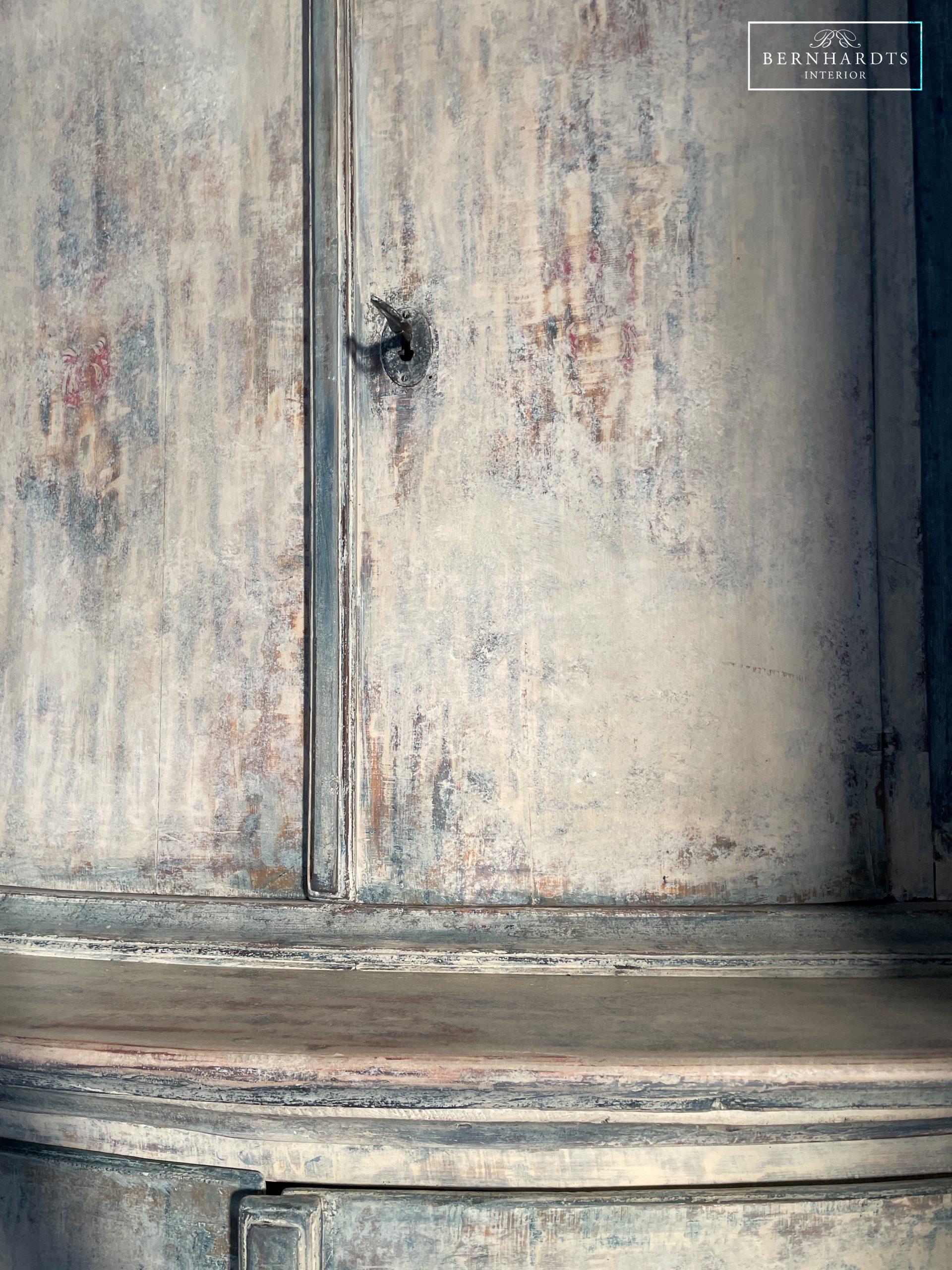 Tonneneckschrank_ Bernhardts Interior