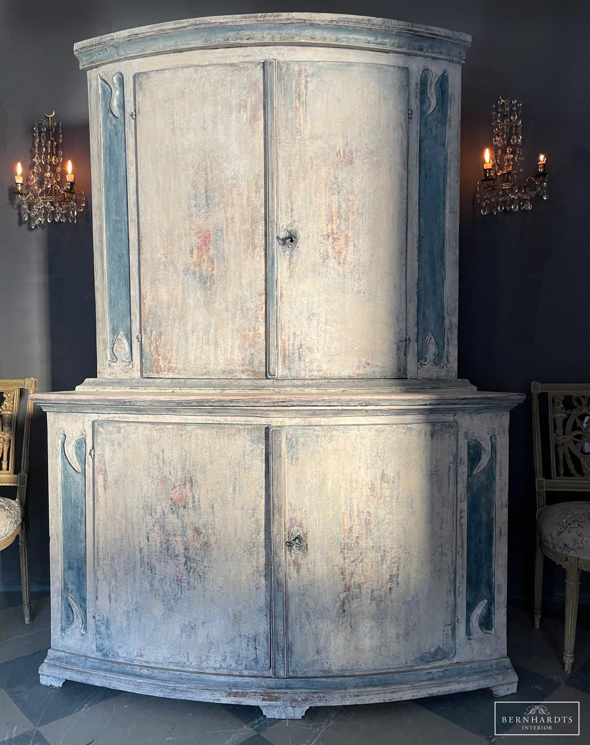 Tonneneckschrank_ Bernhardts Interior