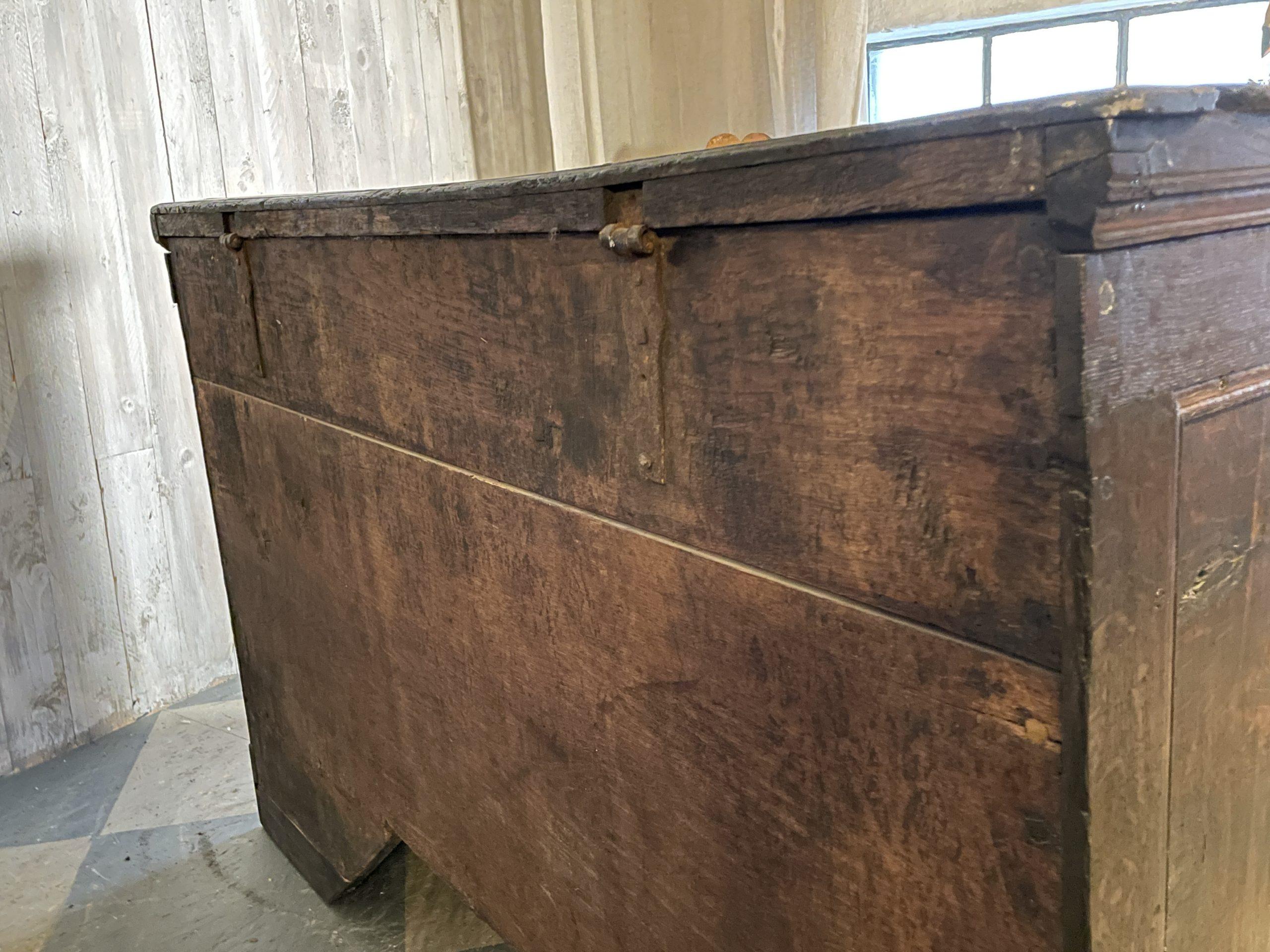 Renaissancetruhe_ Bernhardts Interior