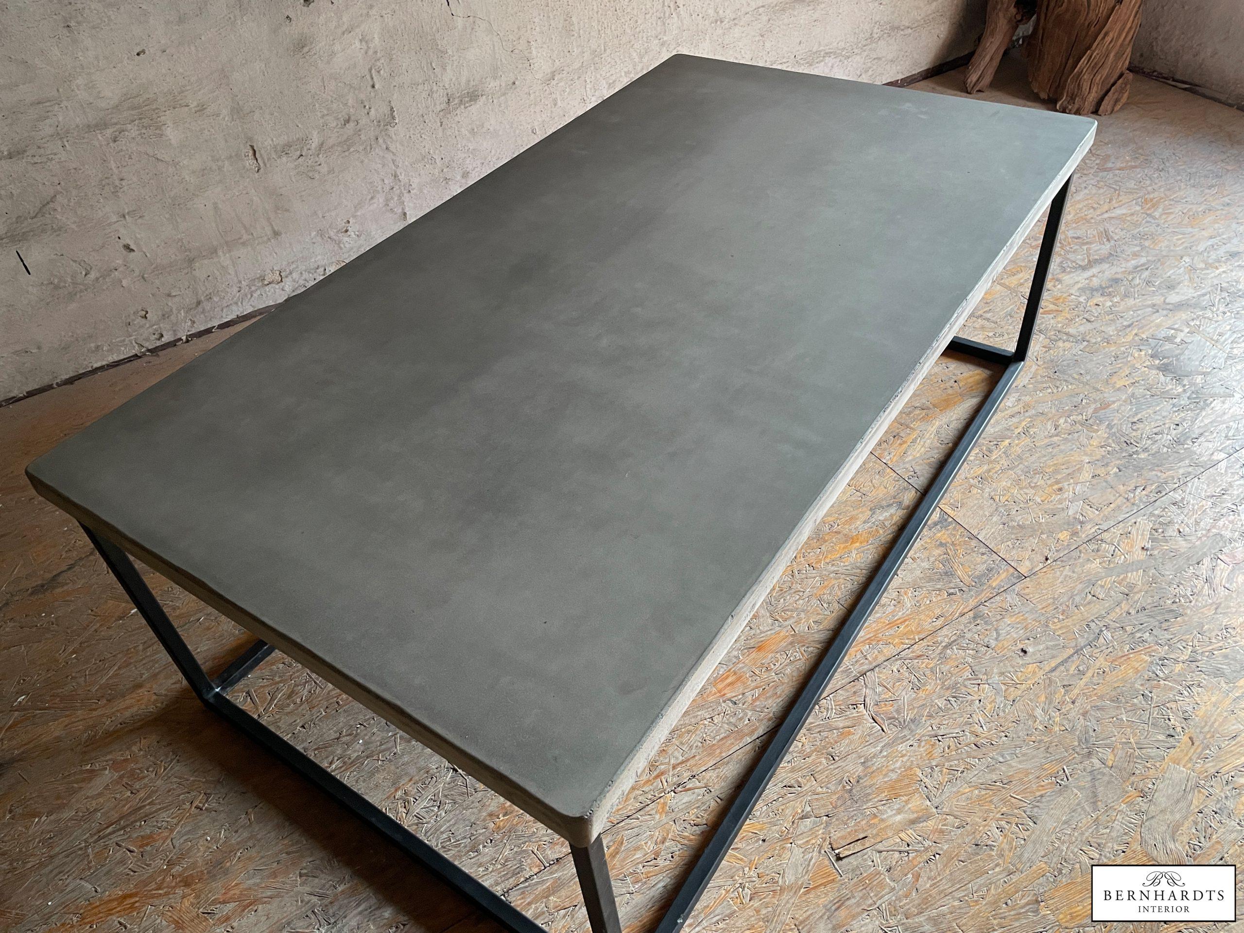 Betontisch_ Bernhardts Interior