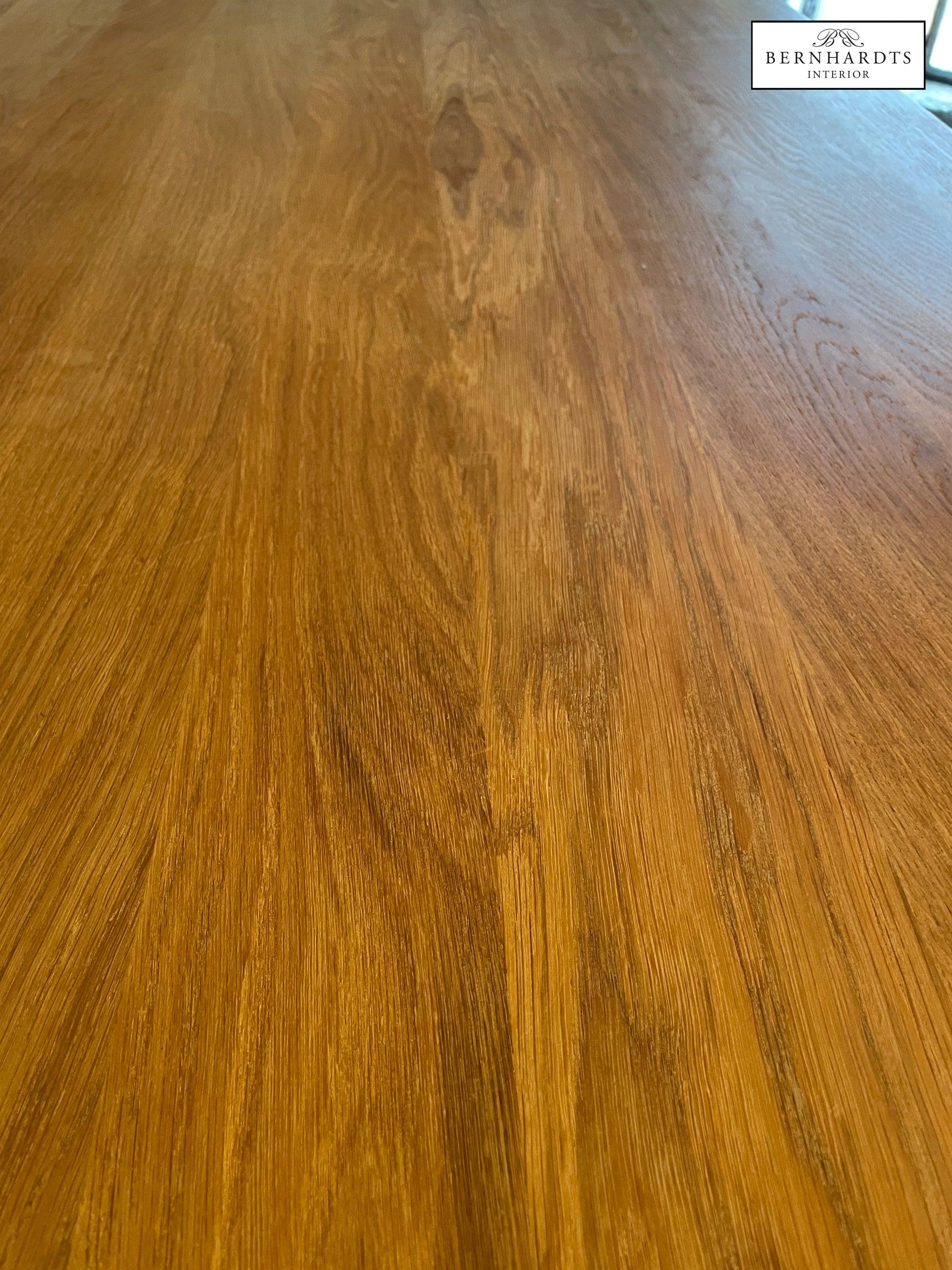 Schwedischer Designertisch_ Bernhardts Interior