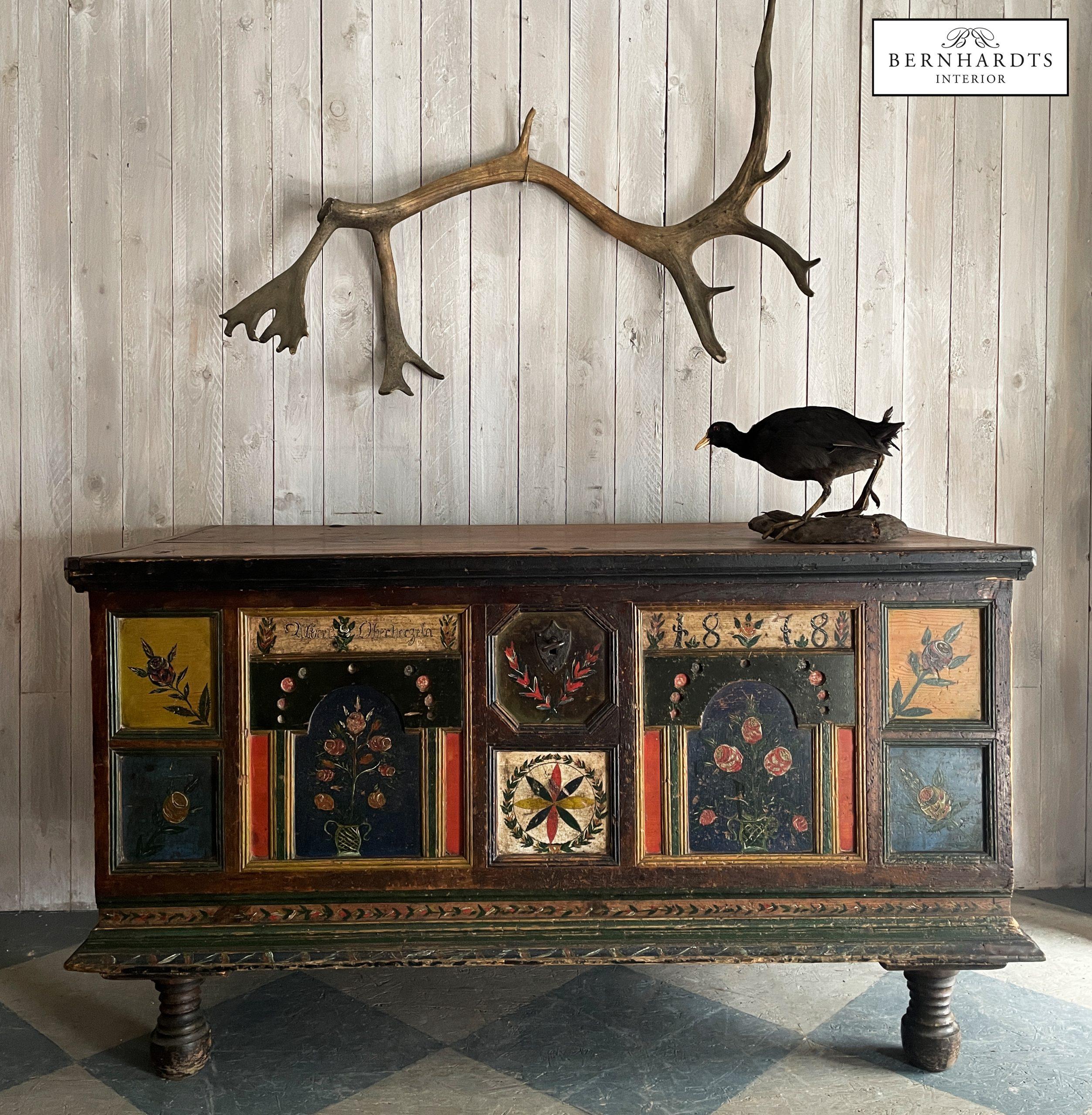 Barocke Truhe Bemalt_ Bernhardt Interior