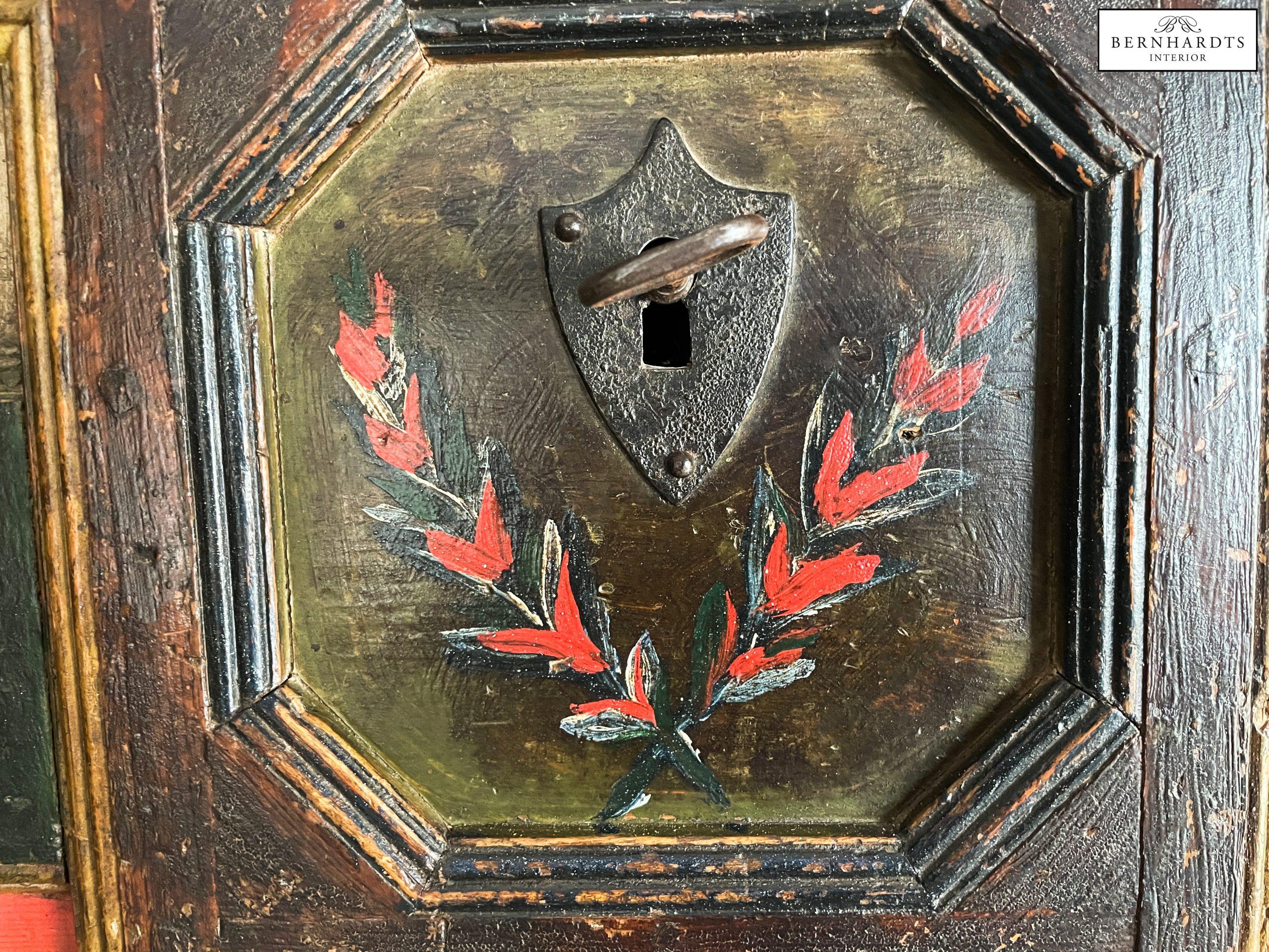 Barocke Truhe Bemalt_ Bernhardt Interior