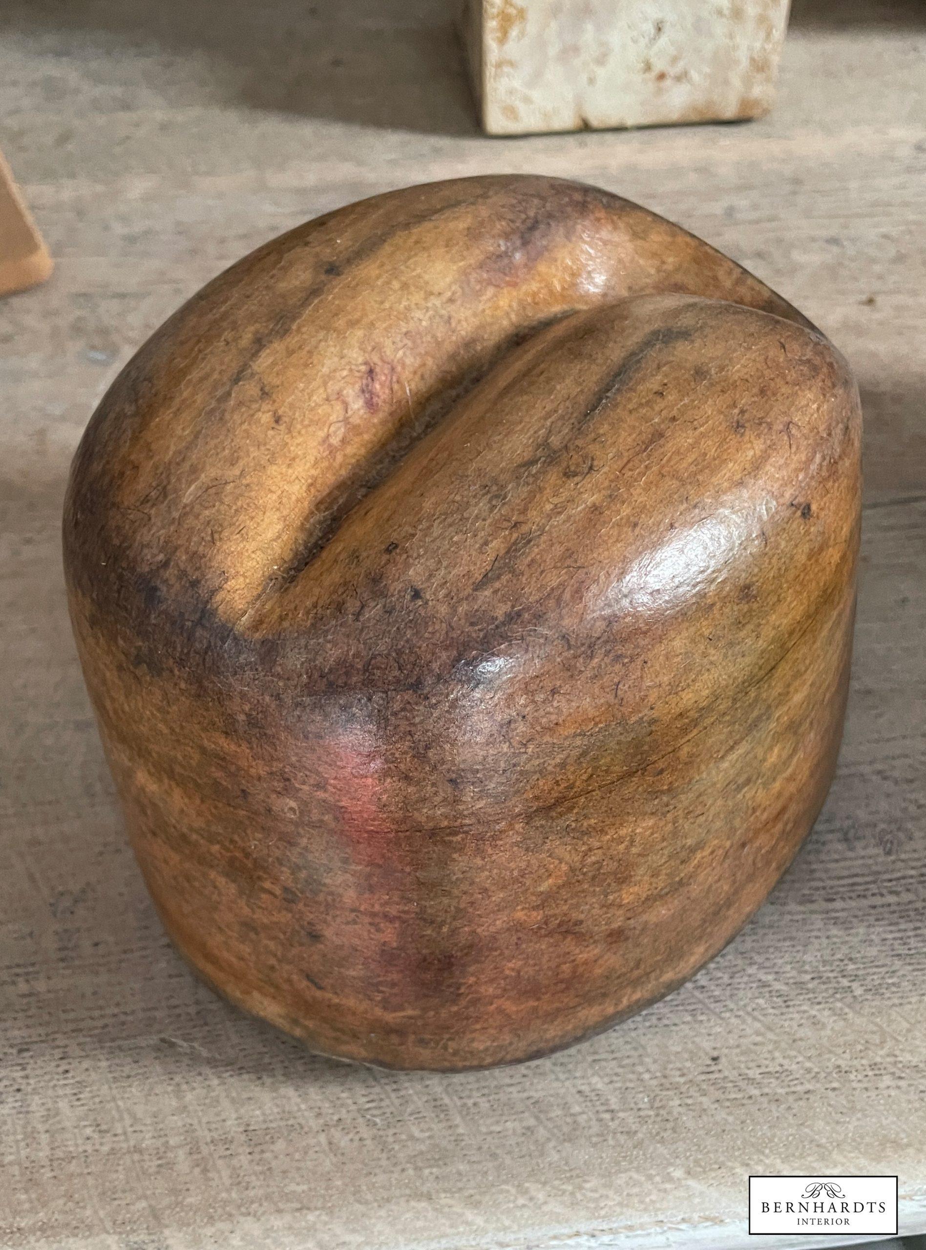 Antike Hutform_ Bernhardts Interior