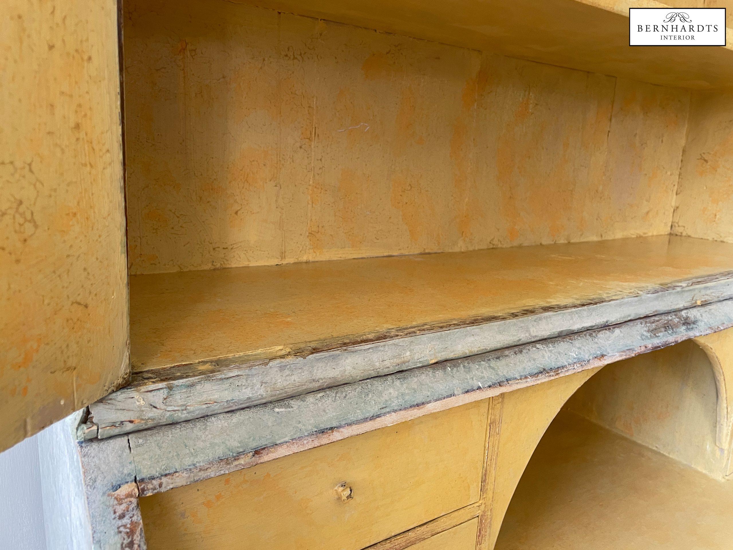 Gustavianiascher Aufsatzsekretär_ Bernhardts Interior