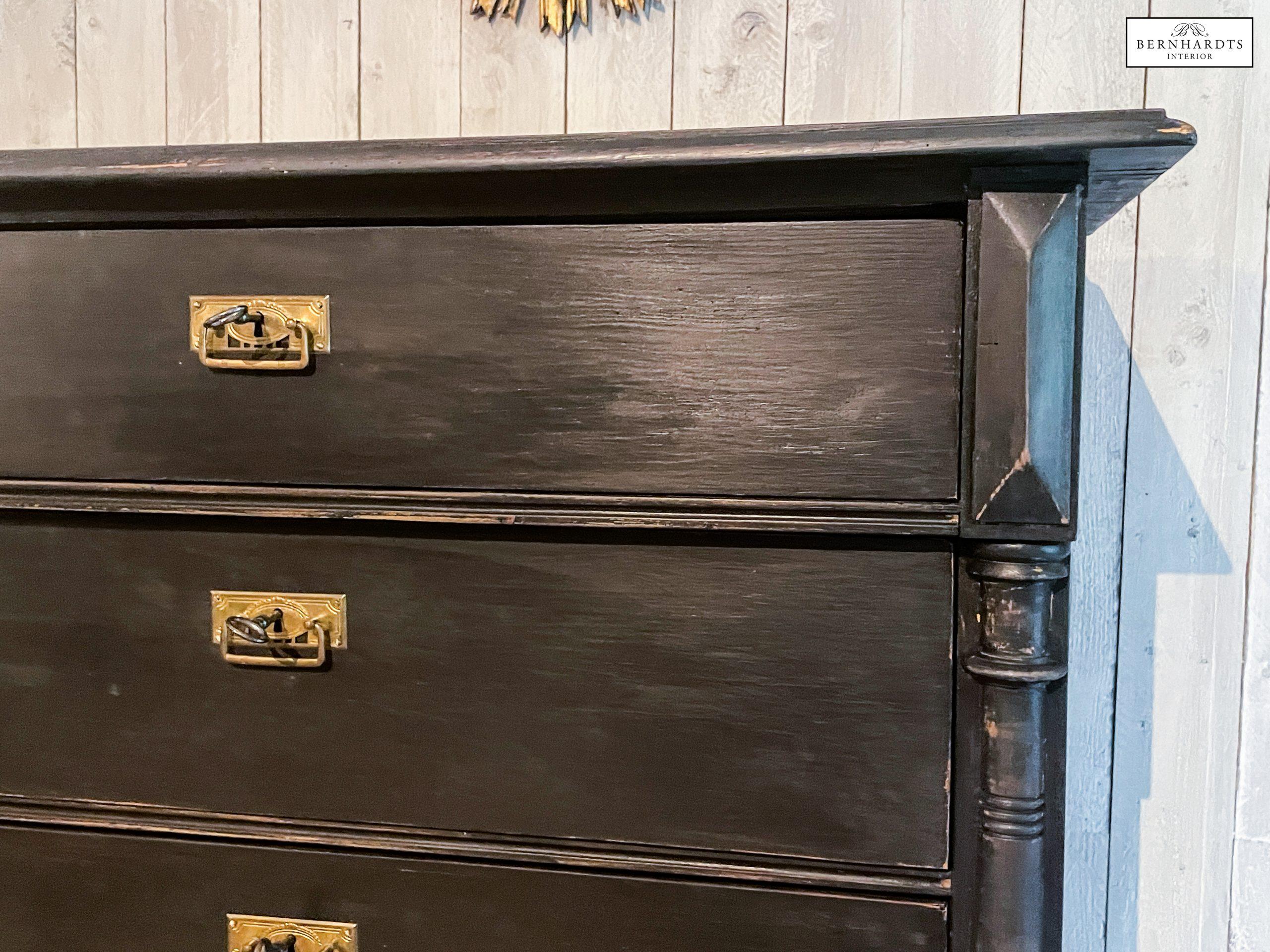 Antike Schwarze Kommode_ Bernhardts Interior