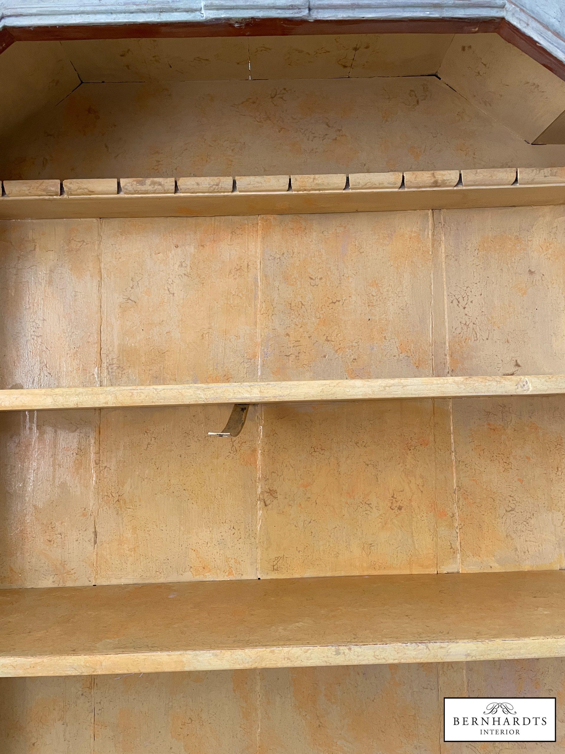 Gustavianiascher Aufsatzsekretär_ Bernhardts Interior