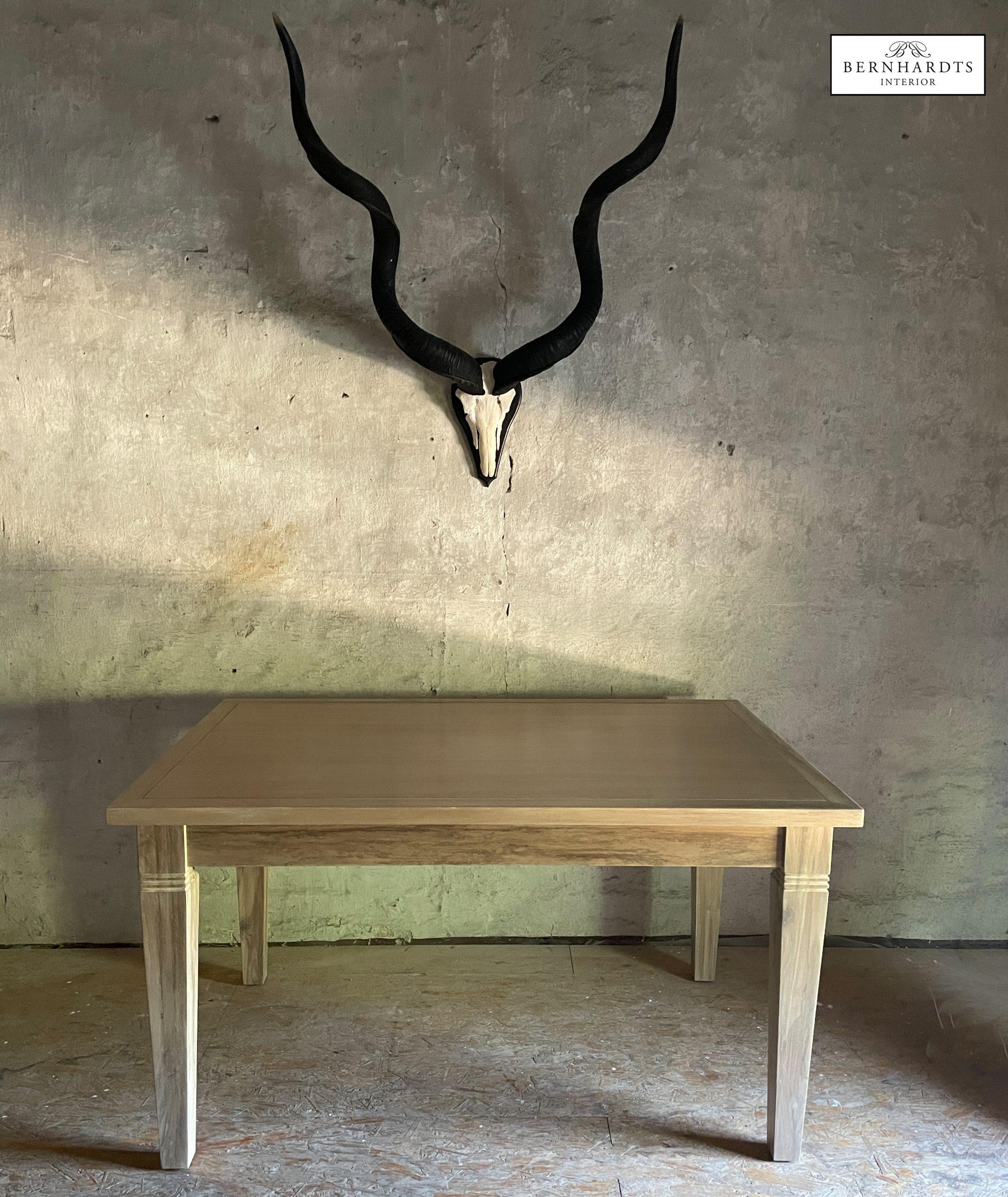 Teakholztisch_ Bernhardts Interior