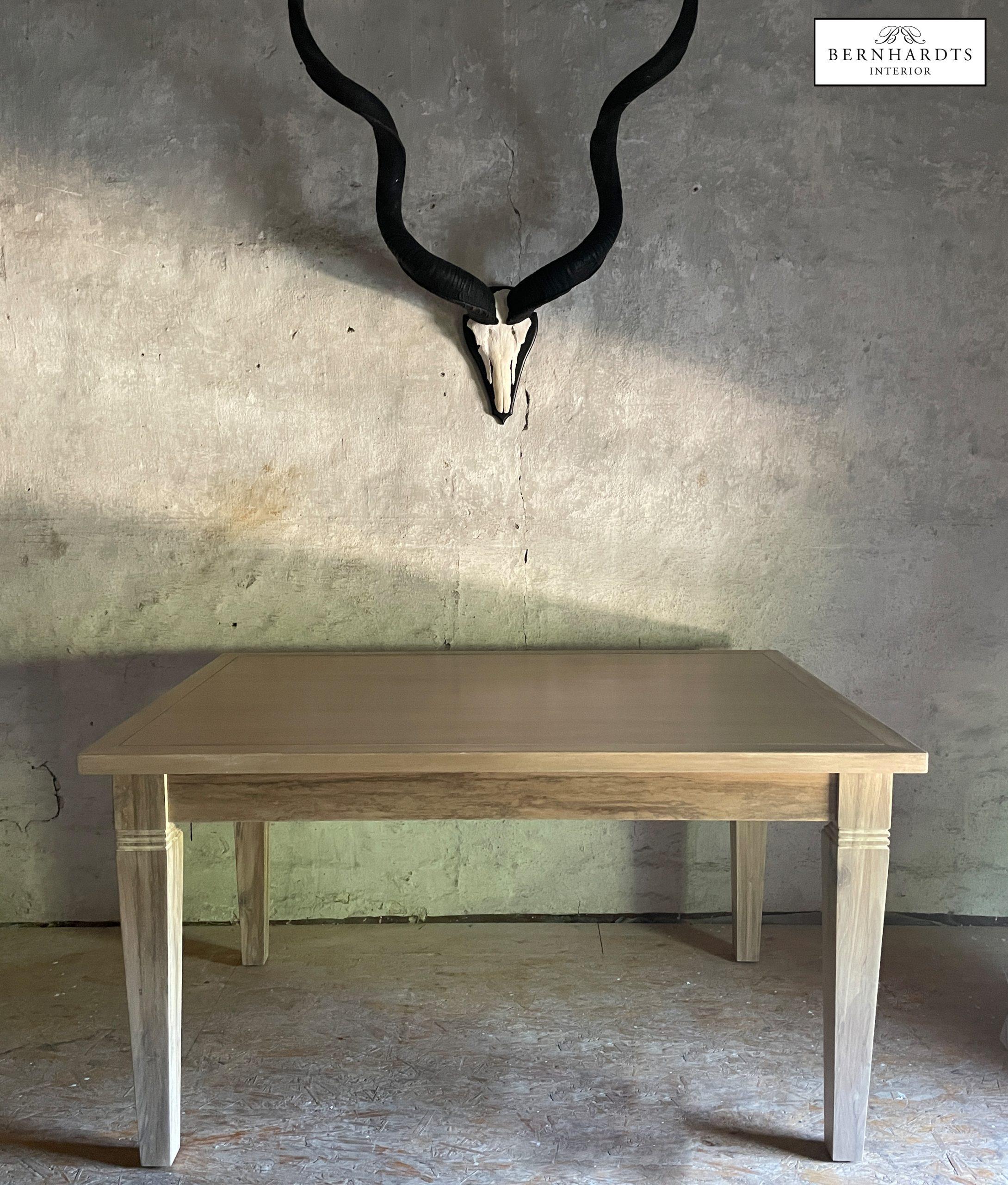 Teakholztisch_ Bernhardts Interior