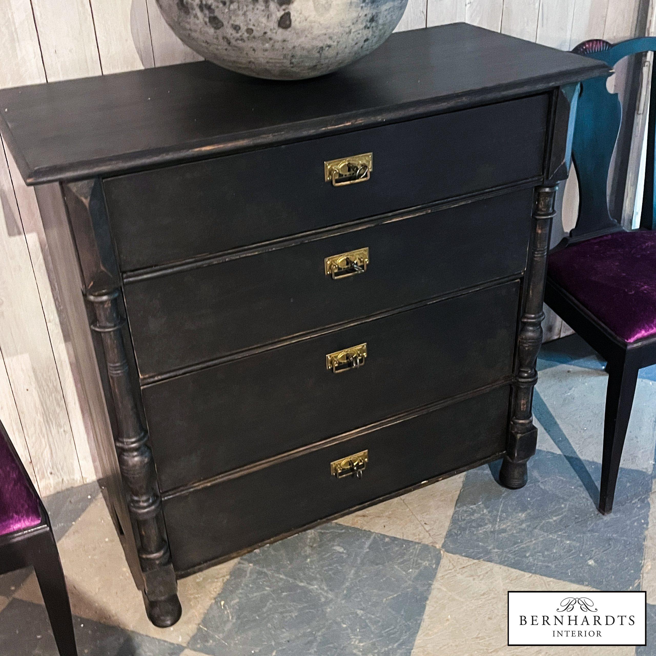 Antike Schwarze Kommode_ Bernhardts Interior