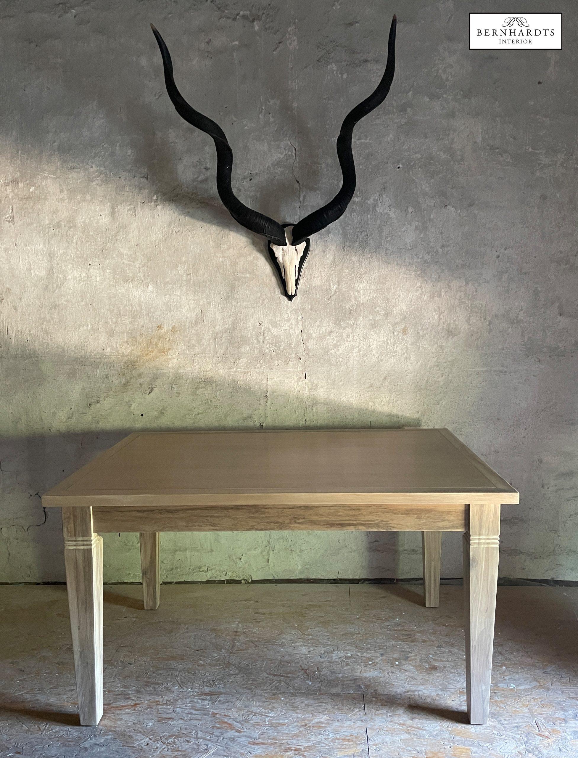 Teakholztisch_ Bernhardts Interior