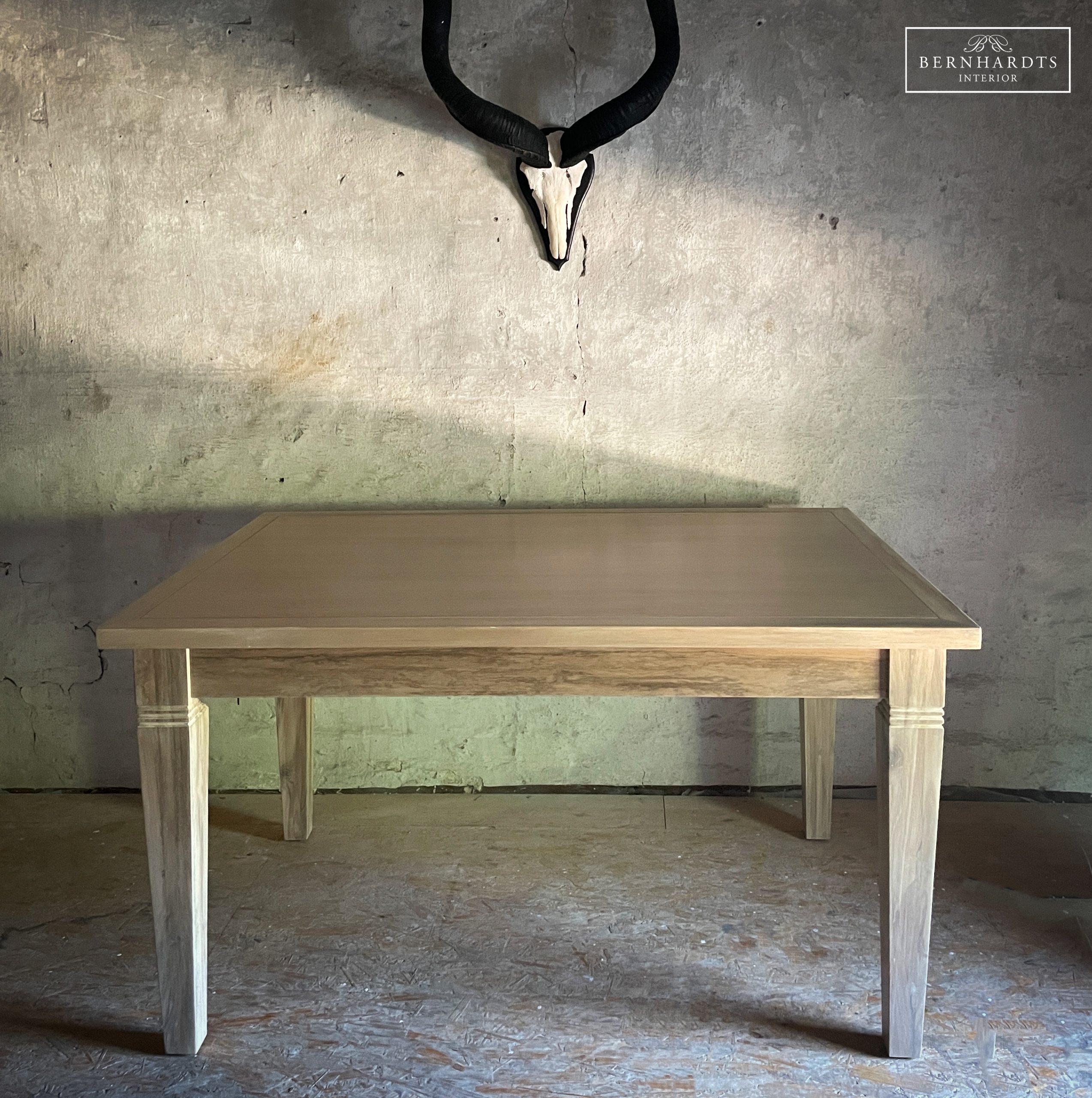 Teakholztisch_ Bernhardts Interior