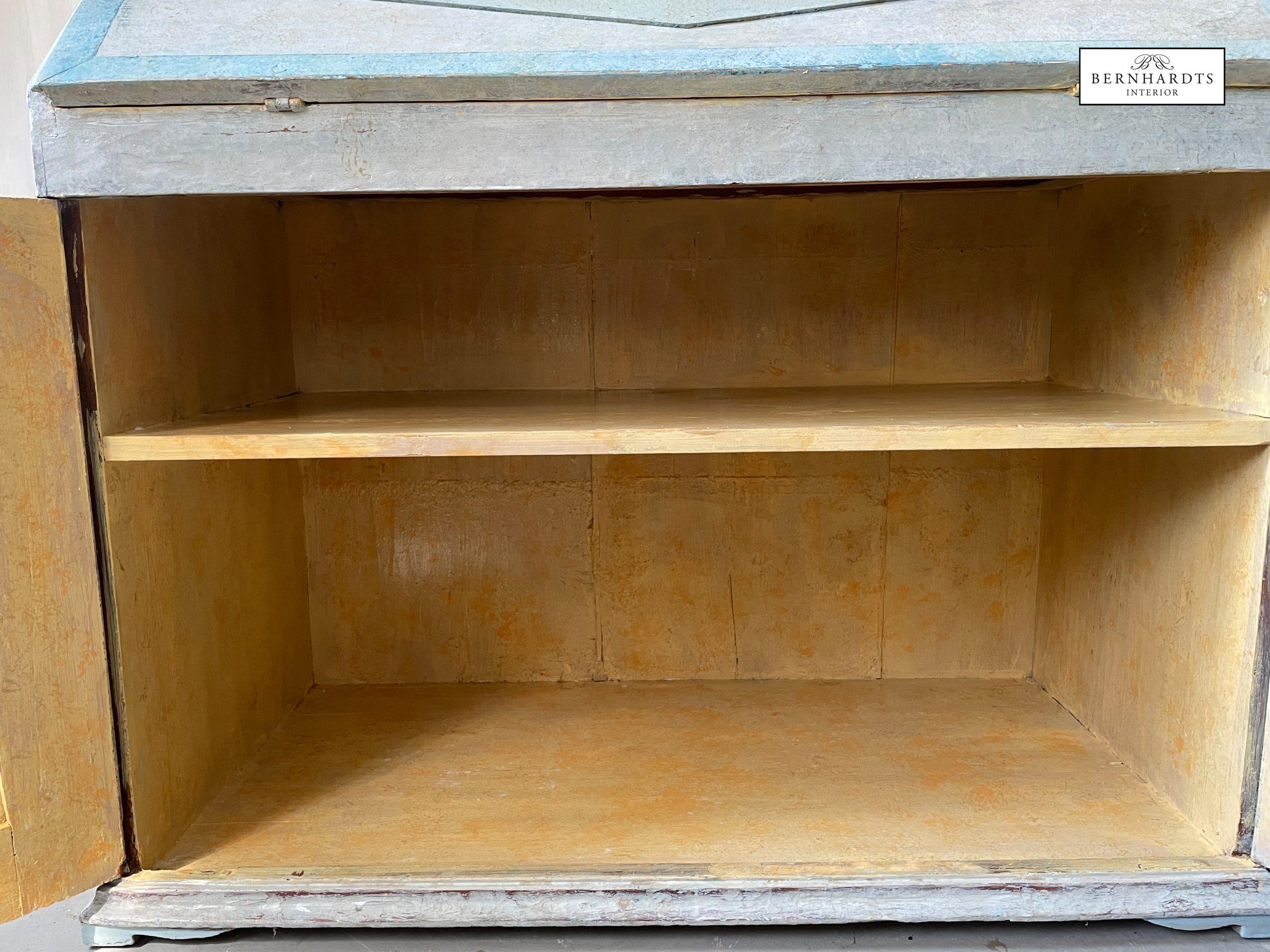 Gustavianiascher Aufsatzsekretär_ Bernhardts Interior