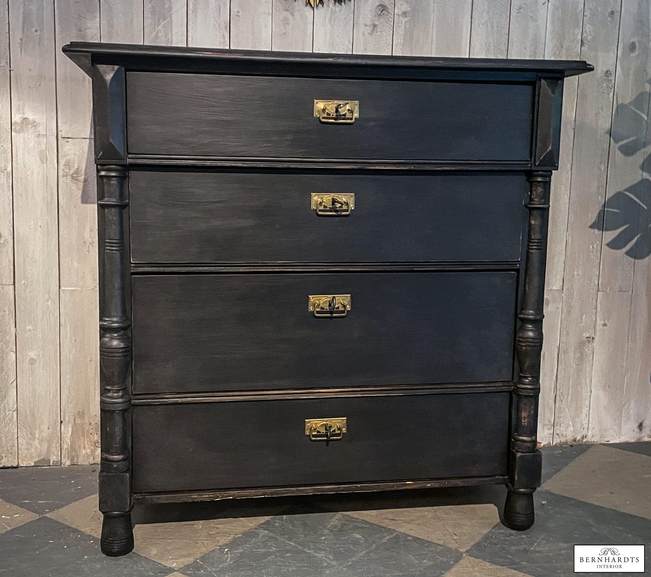 Antike Schwarze Kommode_ Bernhardts Interior