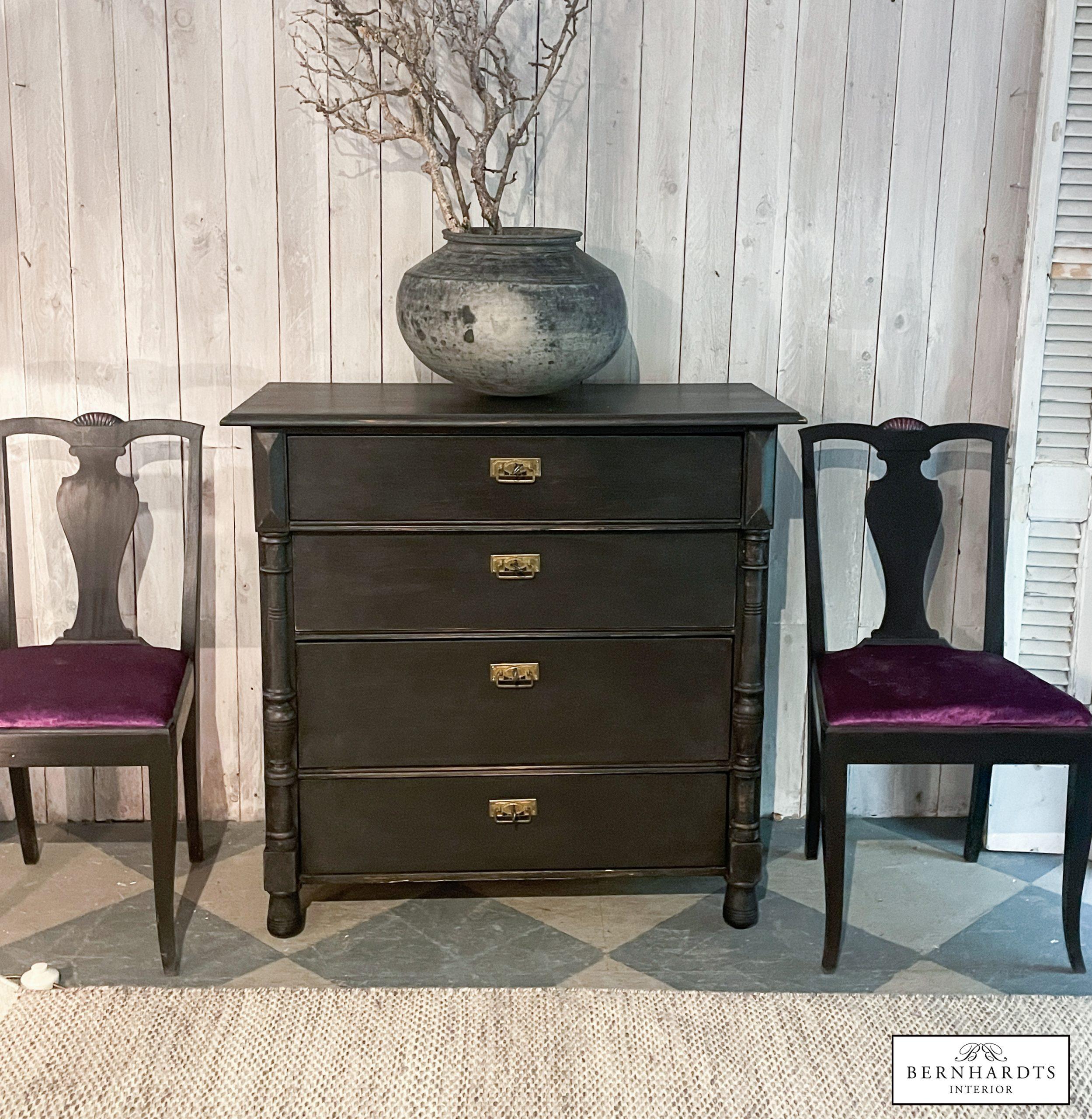 Antike Schwarze Kommode_ Bernhardts Interior