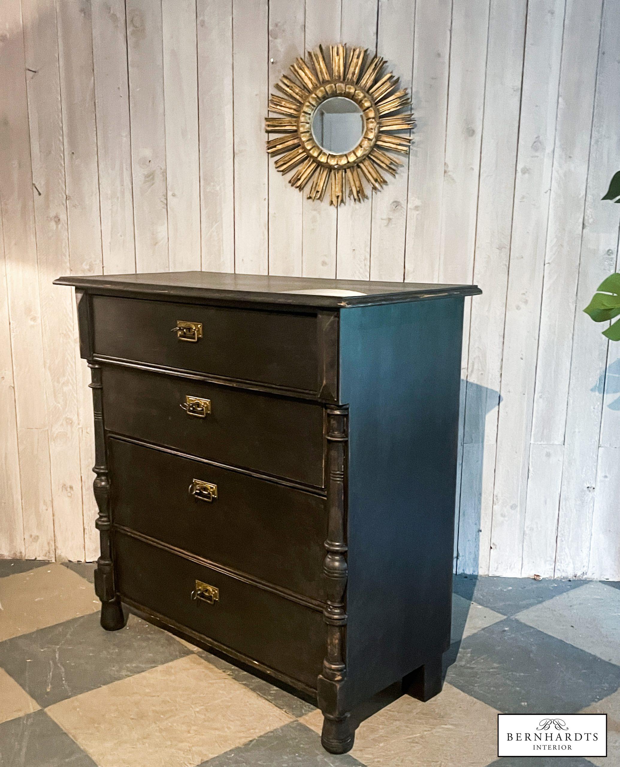 Antike Schwarze Kommode_ Bernhardts Interior