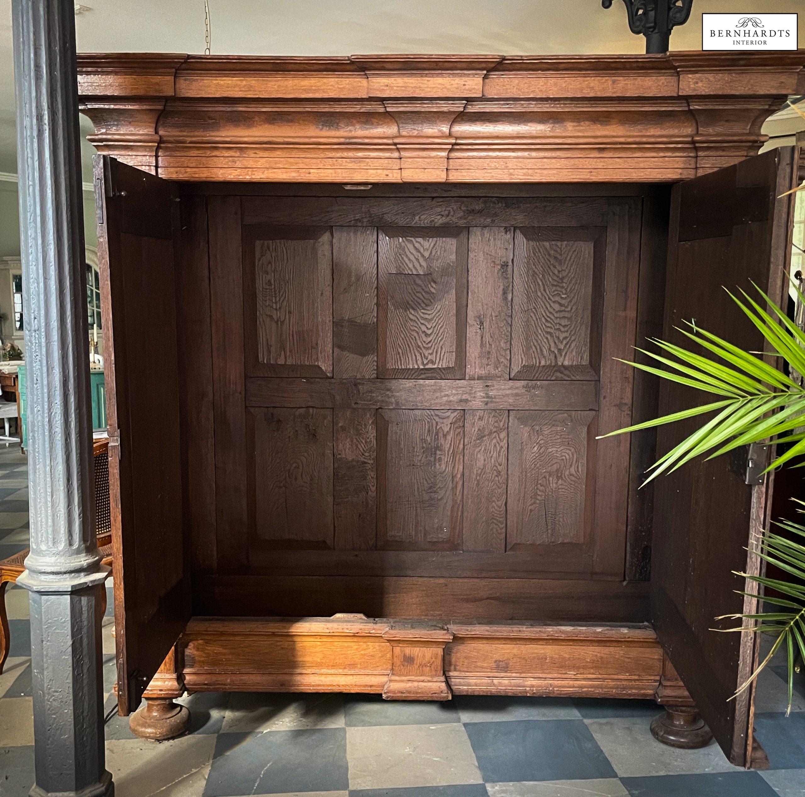 Barockschrank_ Bernhardts Interior